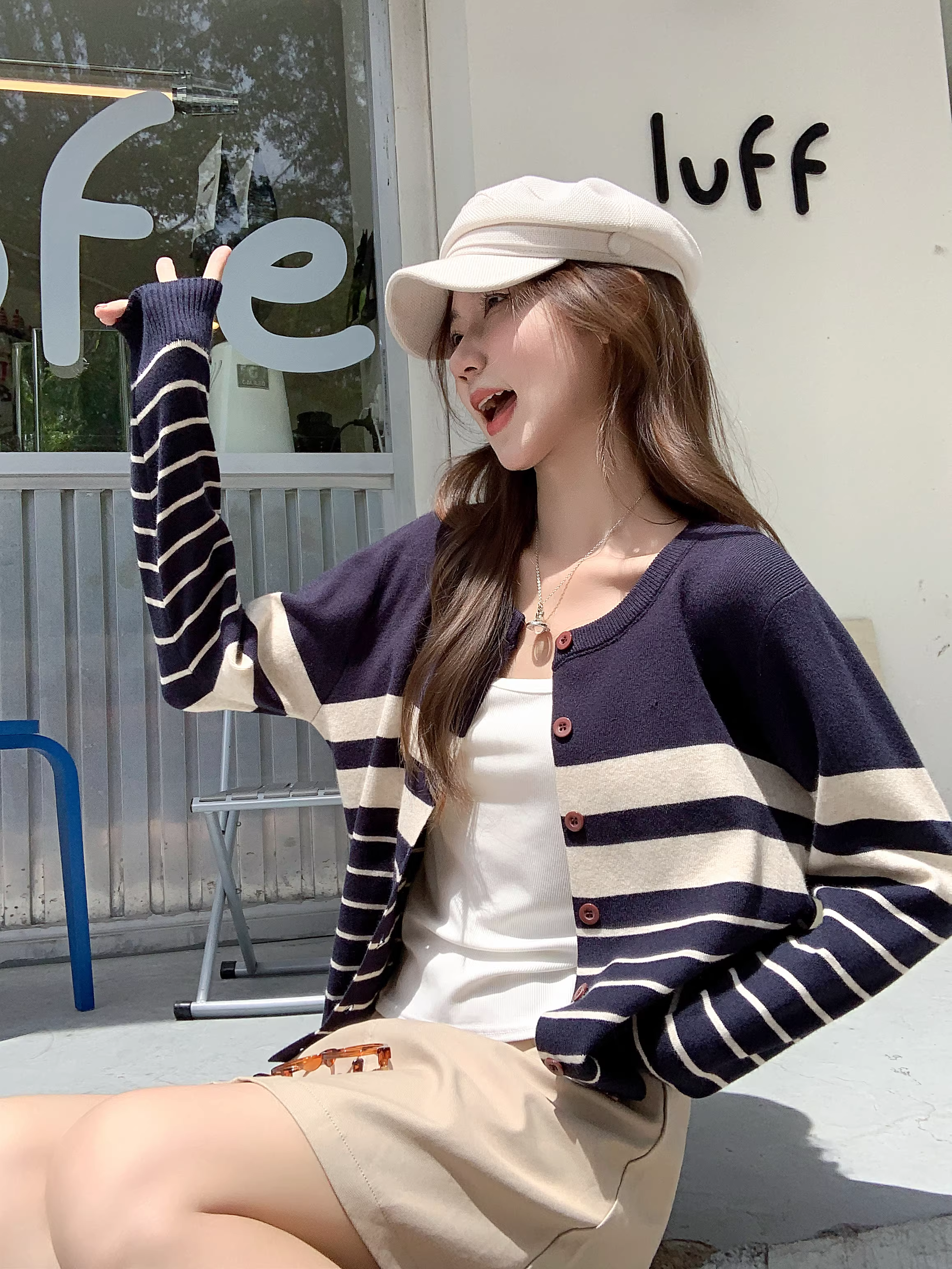 Áo len dệt kim sọc La Chapelle dành cho nữ, kiểu mới mùa thu 2025, áo khoác cardigan dáng nhỏ nhắn.