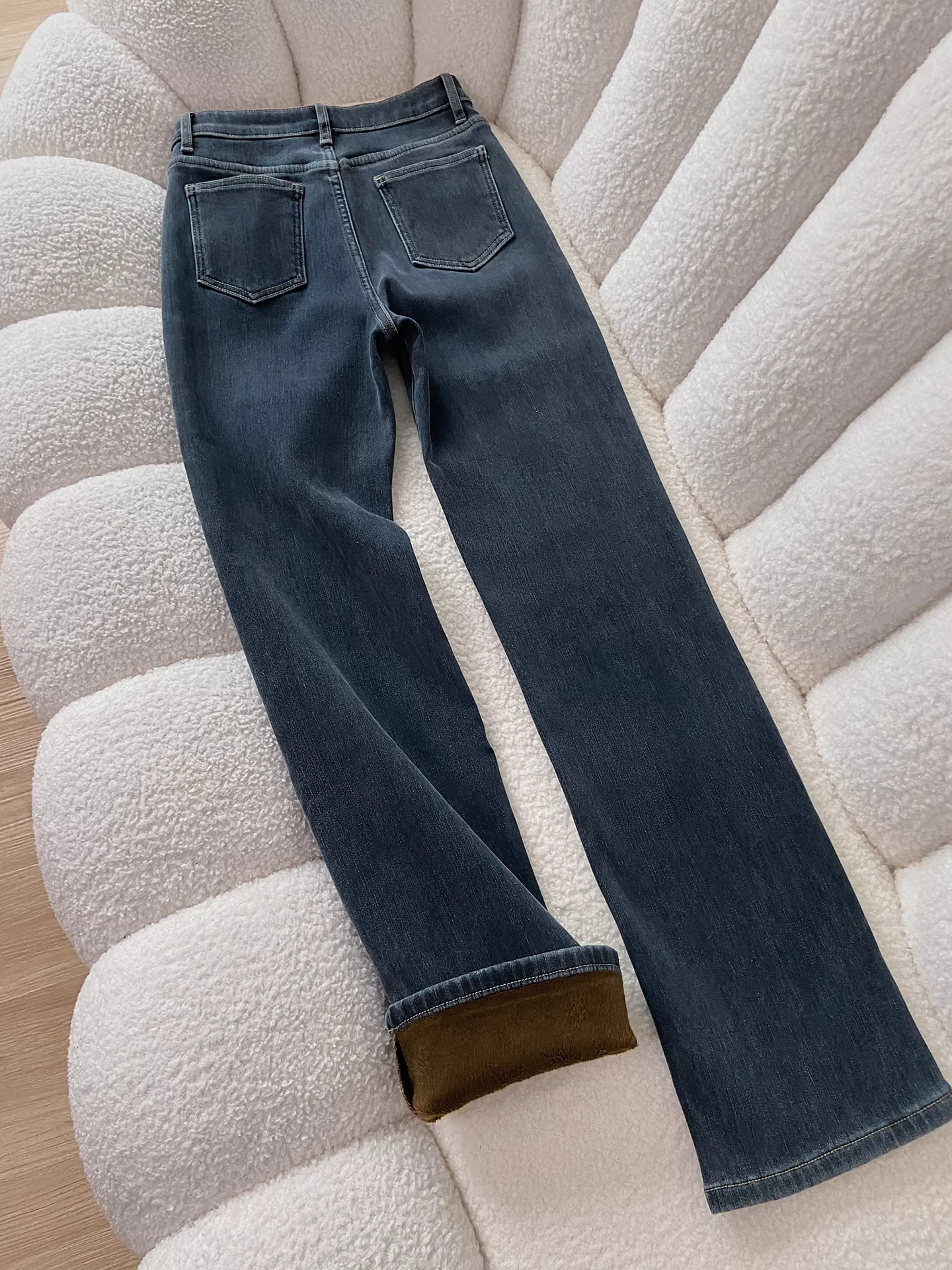 Quần jean ống đứng dày lót lông cừu La Chapelle dành cho nữ, quần ôm dáng thuốc lá mới mùa thu đông 2025 dành cho người nhỏ nhắn.