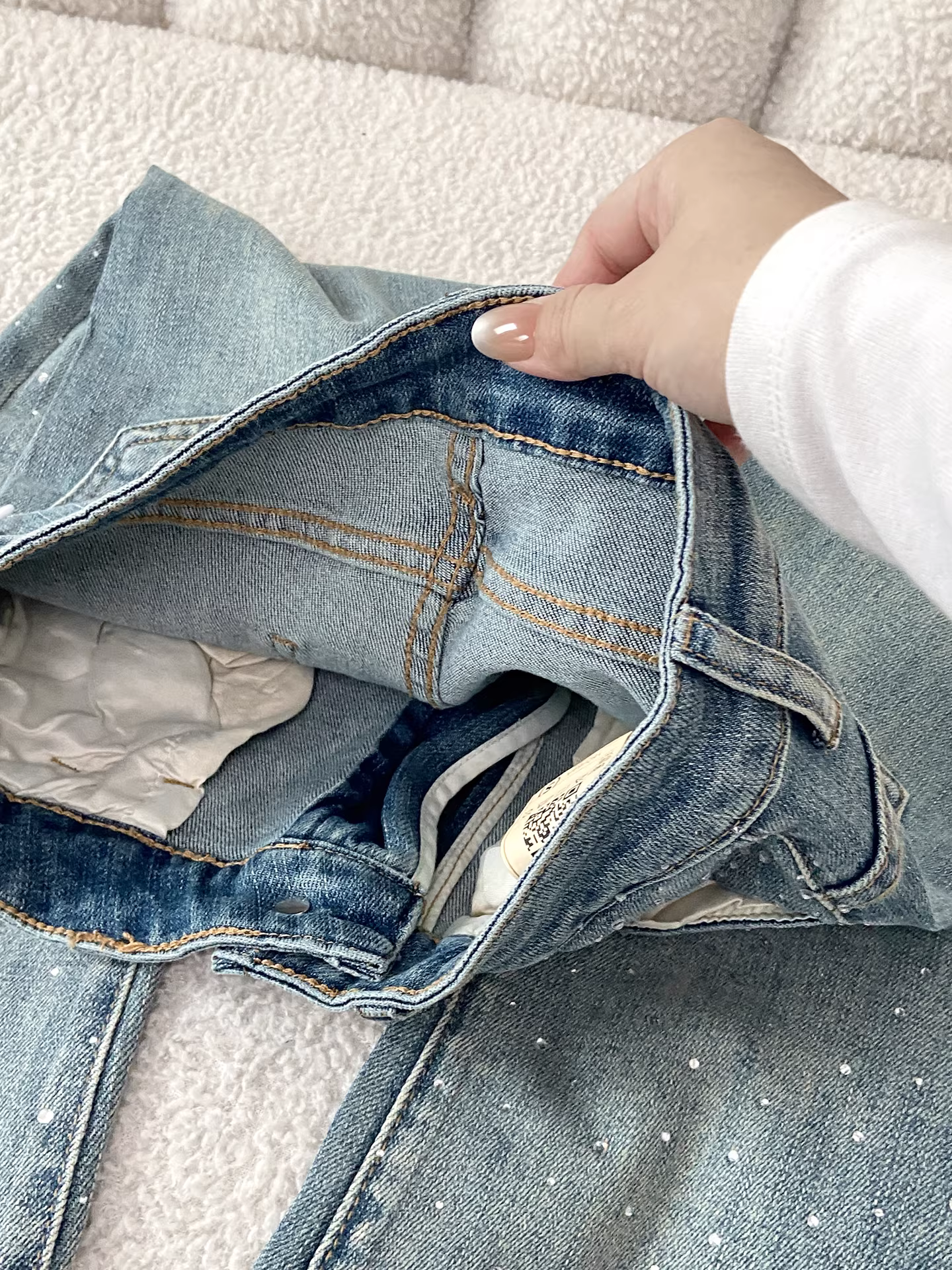 Quần jeans nữ La Chapelle màu sáng, dáng loe, không bó sát, kiểu mới thu đông 2025, cạp cao, đính đá, tôn dáng, ống chuông