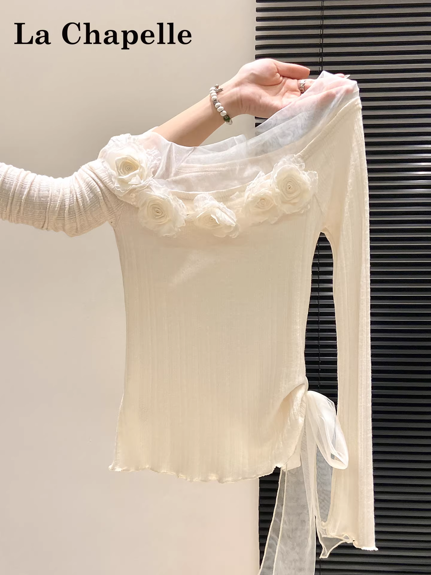 Áo len dệt kim ren trắng La Chapelle dành cho nữ 2025 mới mùa thu đông kiểu dáng ôm sát mặc trong