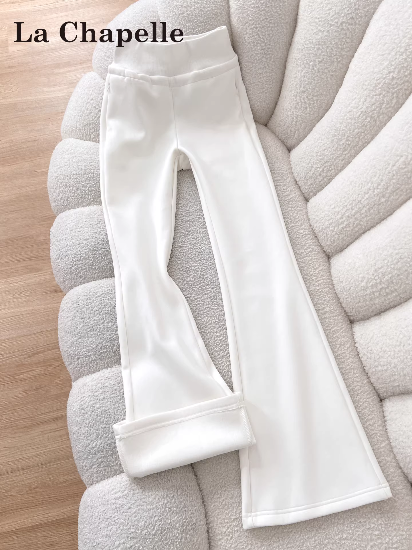Quần thể thao nữ La Chapelle lót lông cừu dày, dáng loe, mùa thu đông 2025, cạp cao, chất liệu co giãn, kiểu dáng chuông