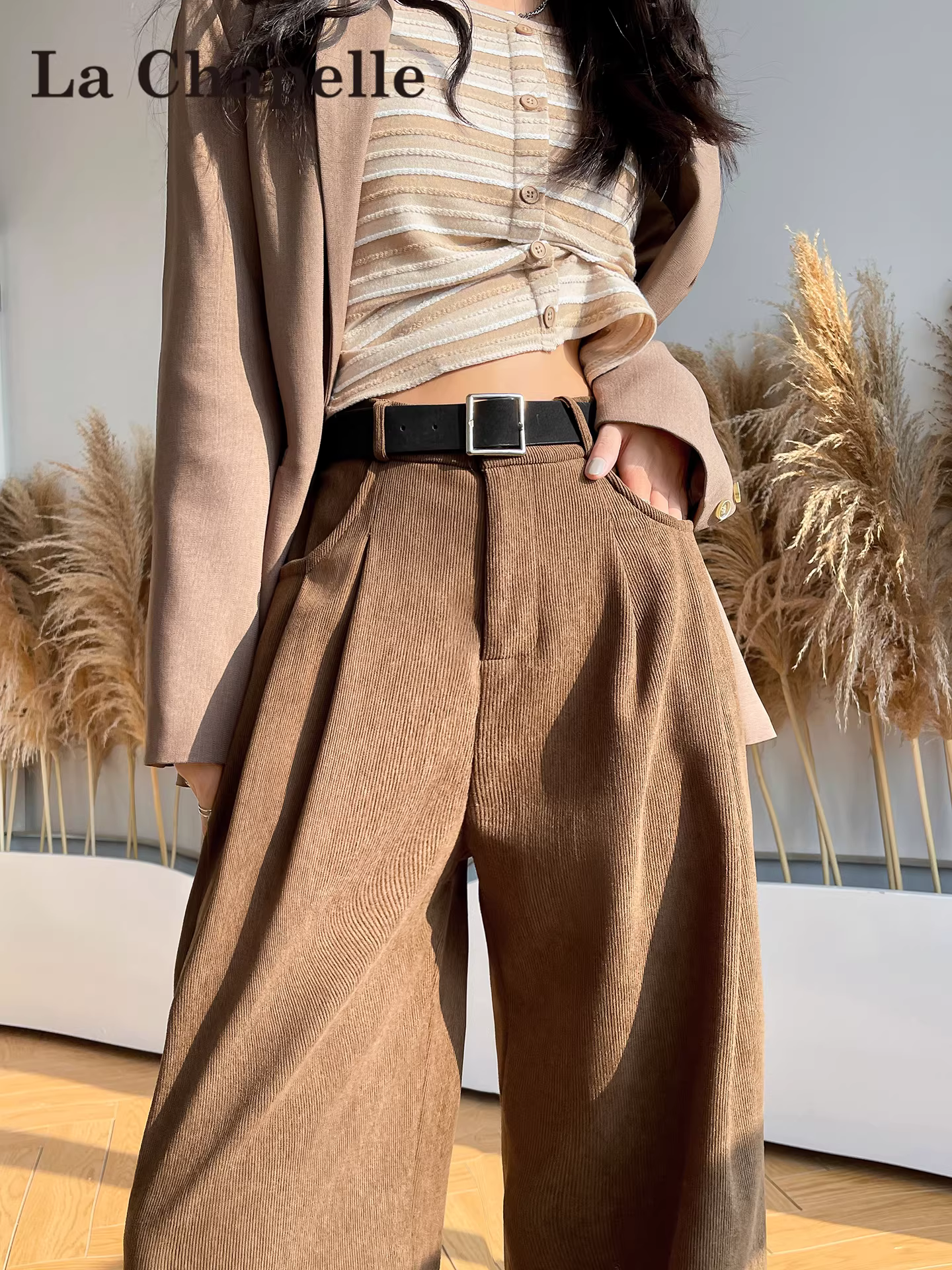 Quần ống rộng dày dặn lót lông màu cà phê La Chapelle dành cho nữ 2025, quần ống đứng chất liệu nhung kẻ cao cấp, cạp cao, dáng rộng, mùa thu đông mới
