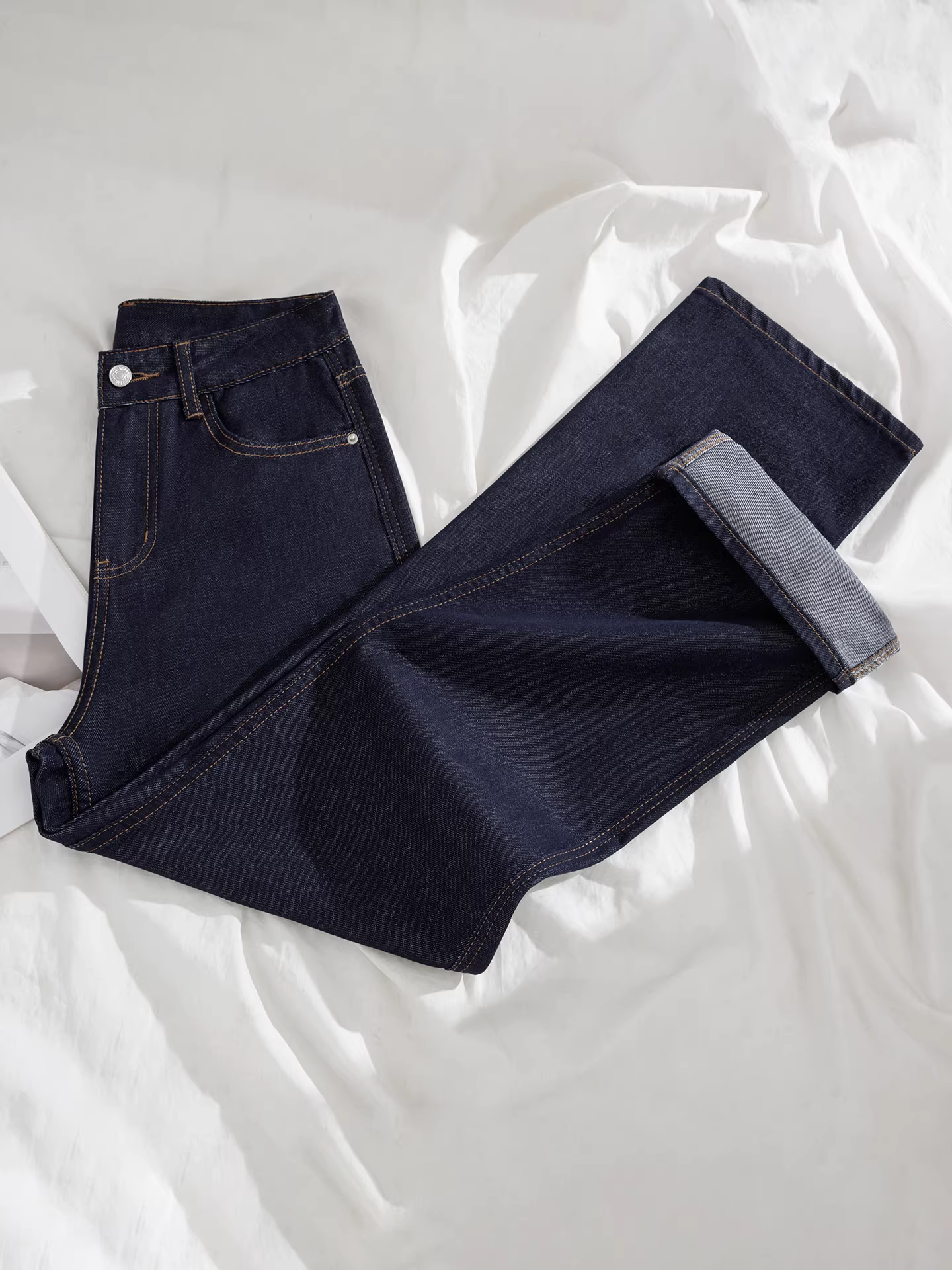 Quần jeans ống rộng màu xanh đậm lót lông cừu La Chapelle dành cho nữ, mùa thu đông 2025, kiểu dáng mới, cạp cao, ôm dáng, thẳng.