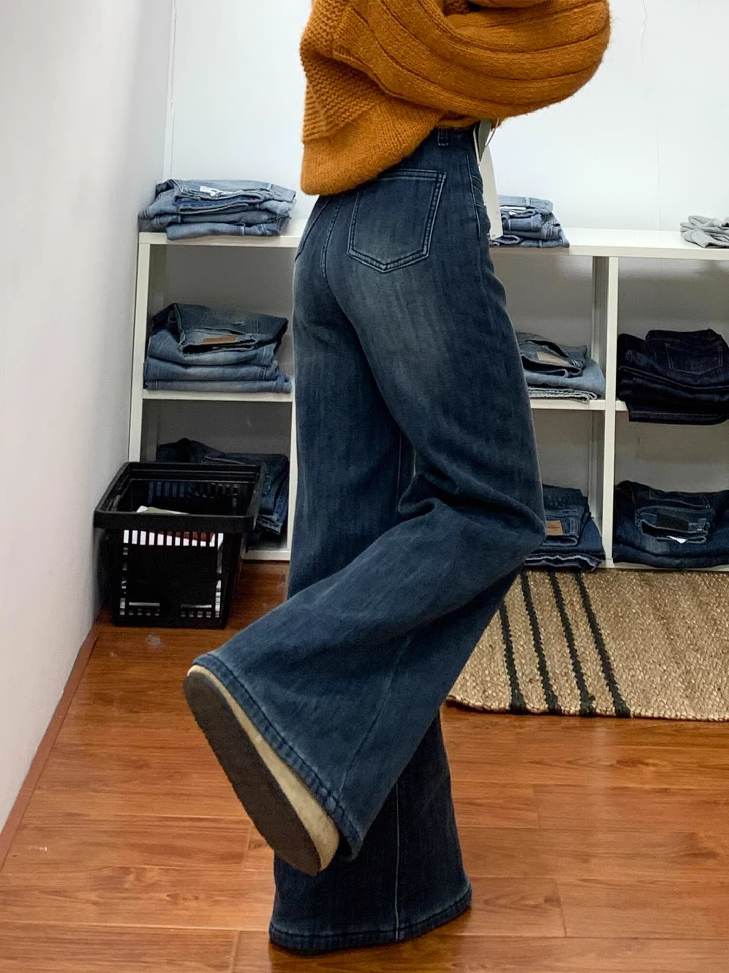 Quần jeans nữ La Chapelle lót lông dày, dáng loe, kiểu mới thu đông 2025, ôm dáng, không bó sát, kiểu chuông