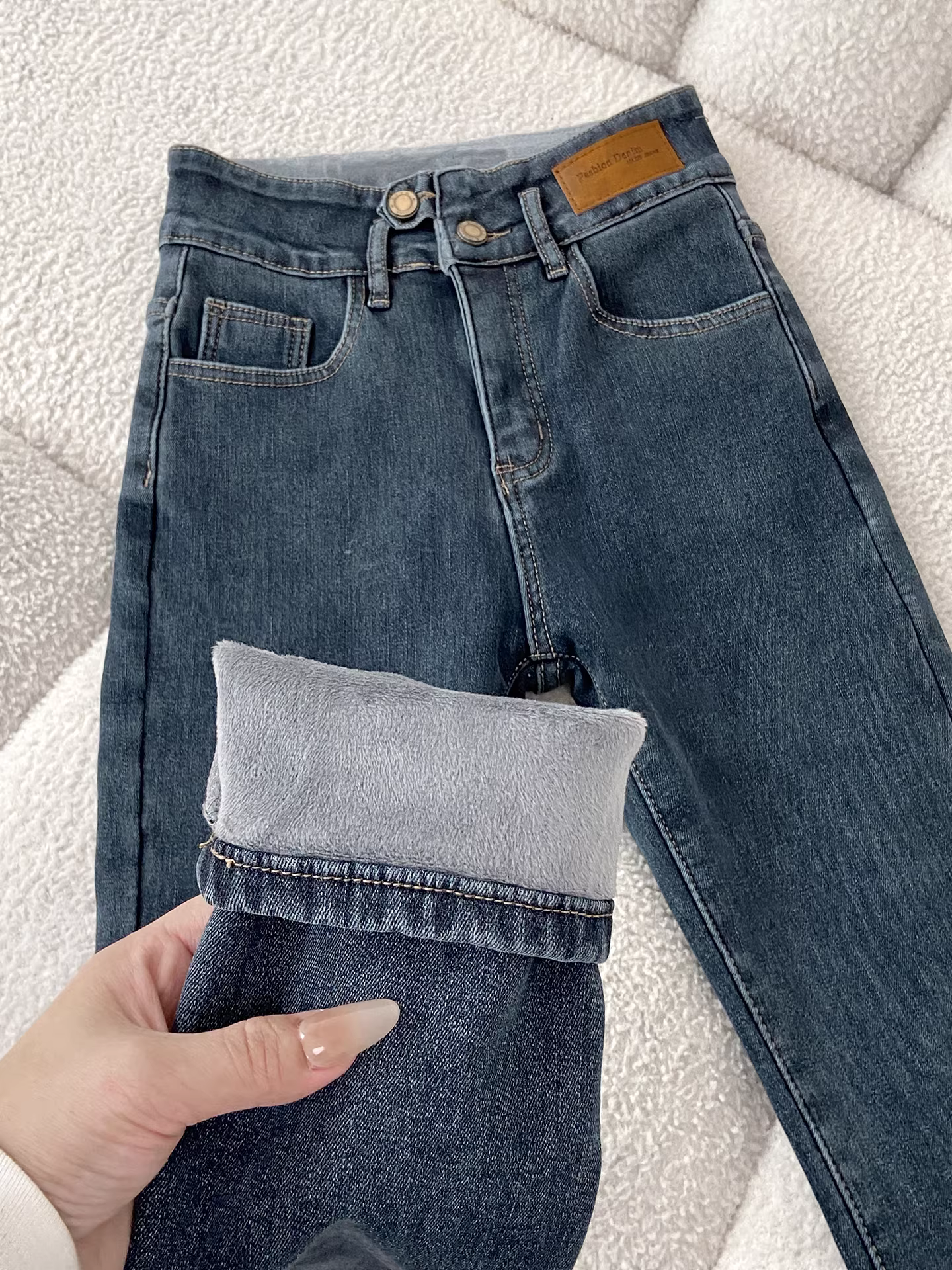 Quần jean nữ La Chapelle kiểu dáng ôm sát, lót lông dày, chất liệu retro, mùa thu đông 2025, size nhỏ nhắn.