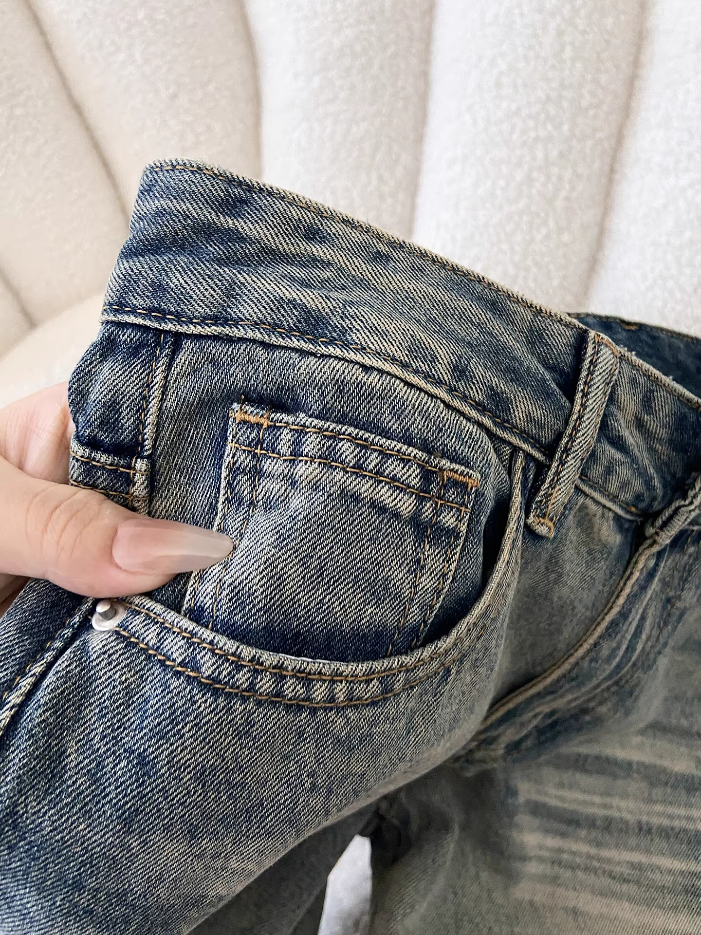 Quần jeans dáng loe kiểu Mỹ La Chapelle dành cho nữ, mẫu mới thu đông 2025, cạp cao, không bó sát.