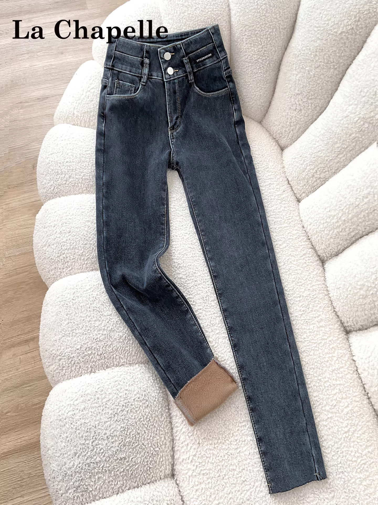 Quần jean nữ La Chapelle kiểu dáng ôm sát, lót lông dày, chất liệu retro, mùa thu đông 2025, size nhỏ nhắn.