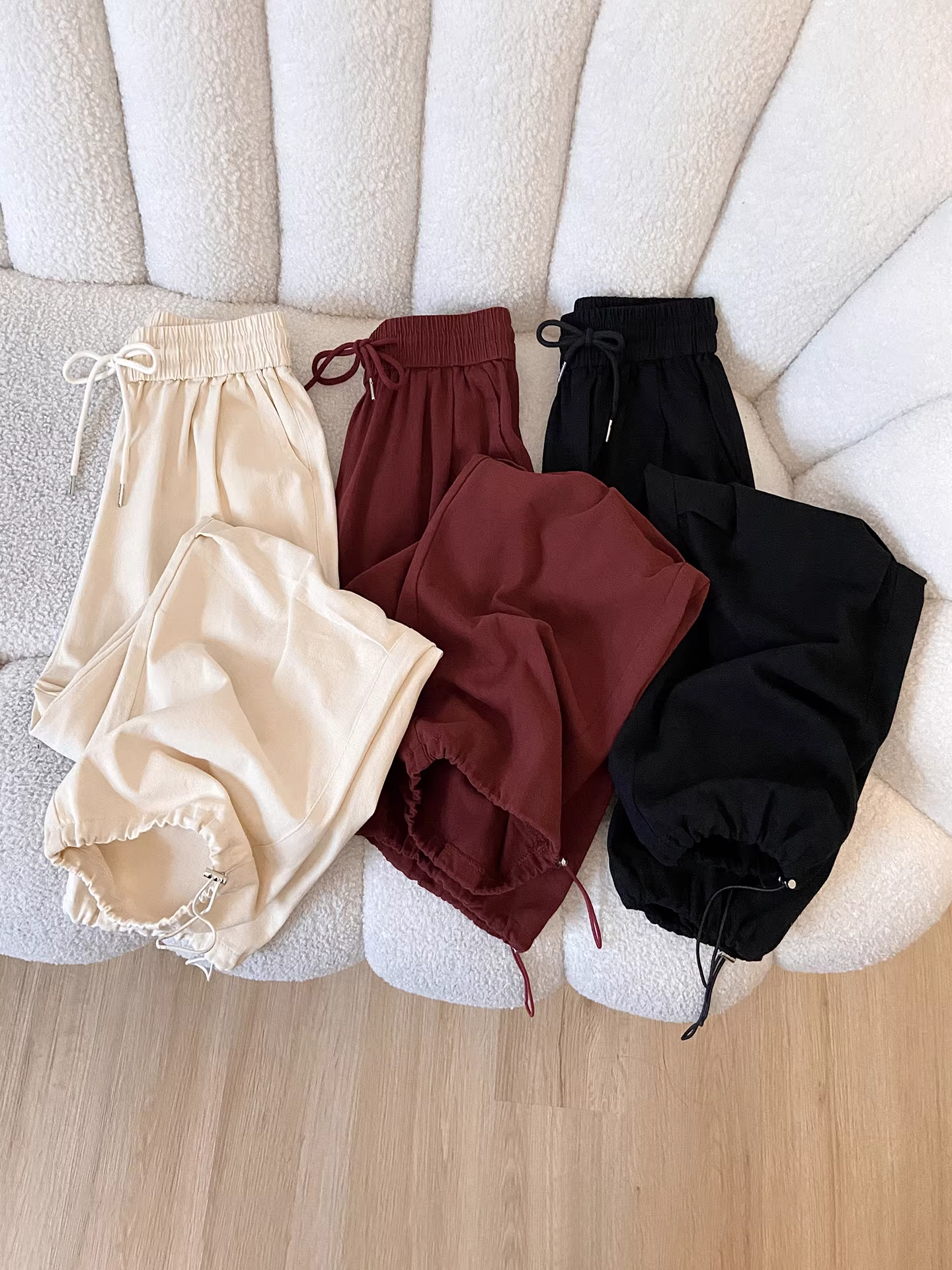 Quần cargo ống rộng kiểu Mỹ La Chapelle màu đỏ dành cho nữ, mẫu mới thu đông 2025, lót lông giữ ấm, phong cách thể thao, thời trang.