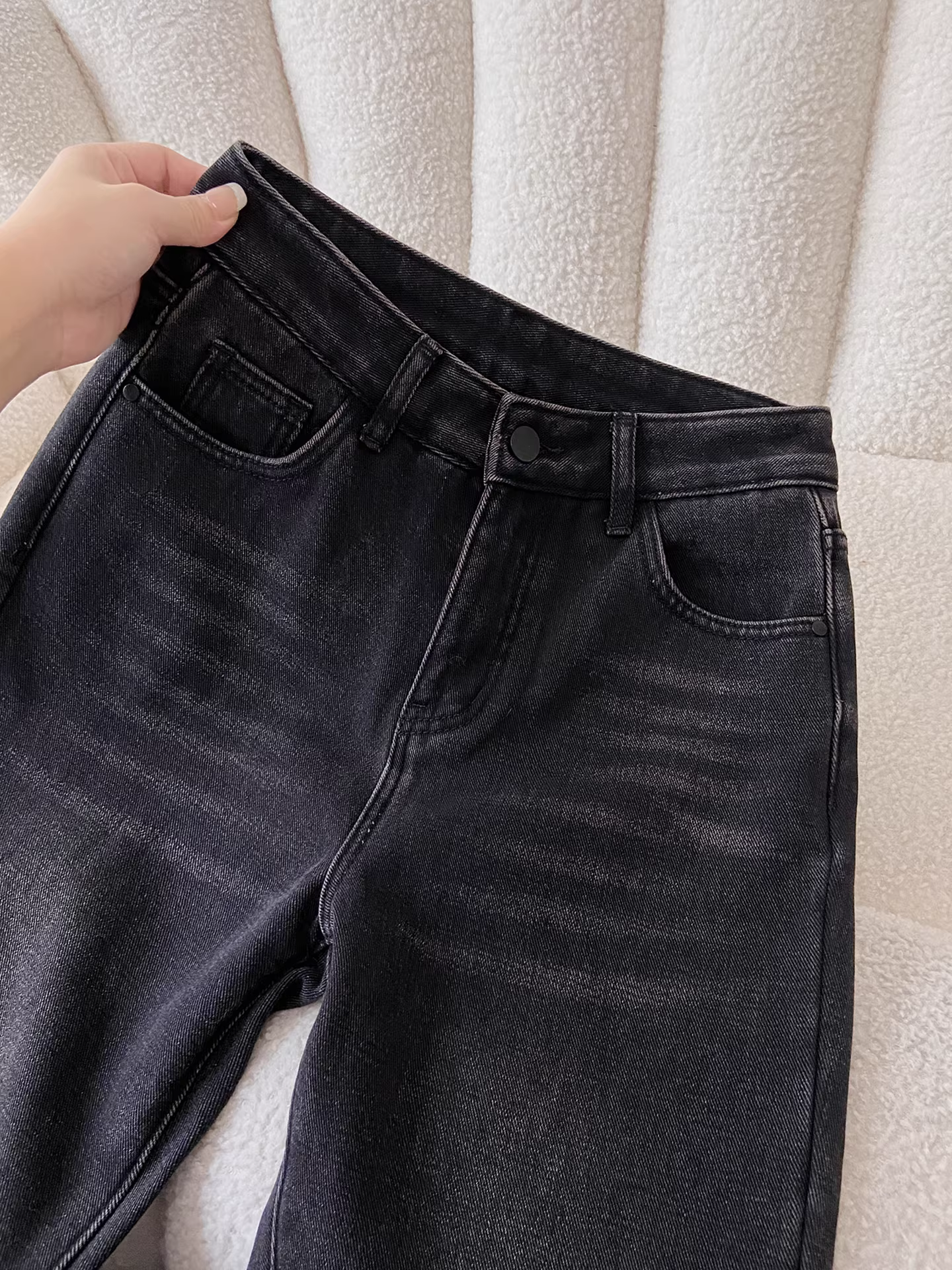 Quần jean ống loe lót lông màu đen và xám La Chapelle dành cho nữ, mùa thu đông 2025, kiểu mới cạp cao dày dặn