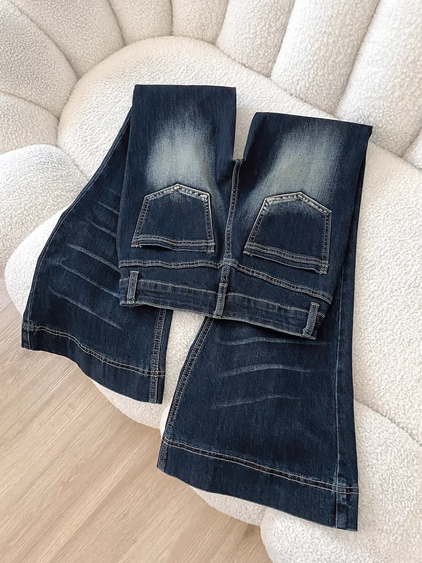 Quần jeans dáng chuông La Chapelle kiểu Mỹ cổ điển dành cho nữ, mẫu mới thu đông 2025, cạp cao, ôm dáng.
