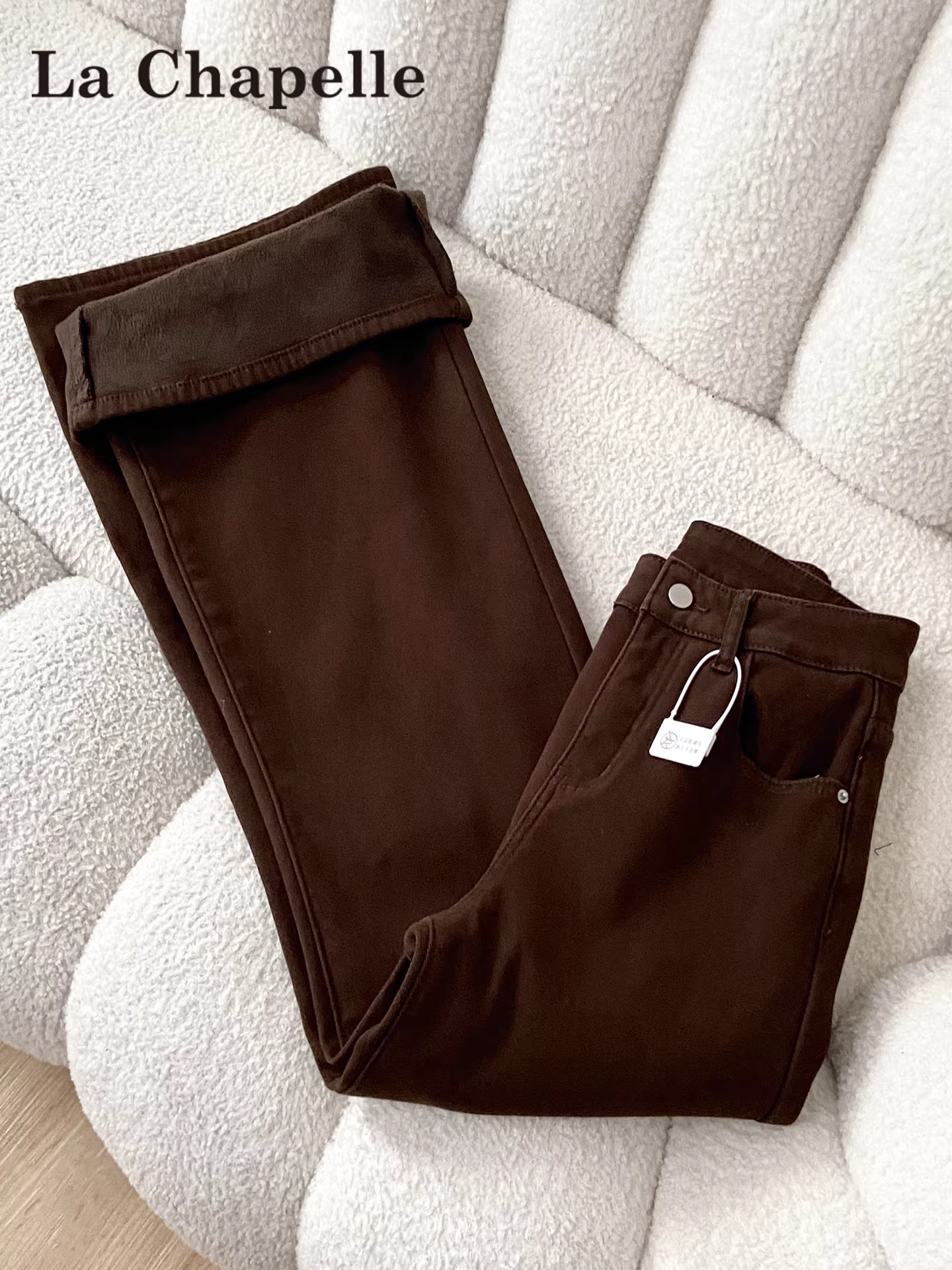 Quần jean ống loe dày dặn lót lông màu cà phê La Chapelle dành cho nữ, quần ống loe cạp cao không bó sát mùa thu đông 2025 mới