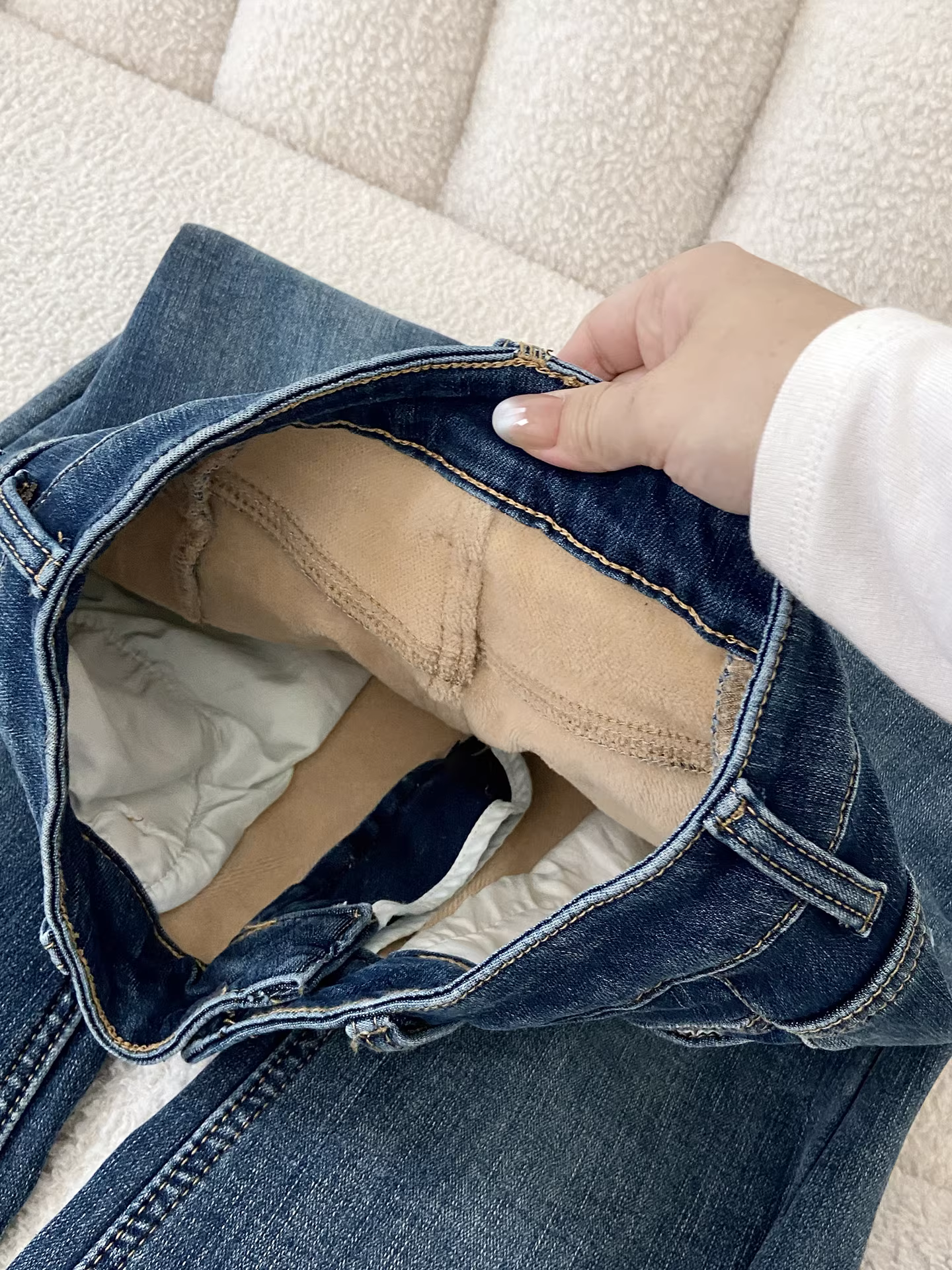 Quần jean nữ La Chapelle lót lông dày, dáng loe, cao cấp, chất liệu thun co giãn, kiểu dáng chuông, mùa thu đông 2025