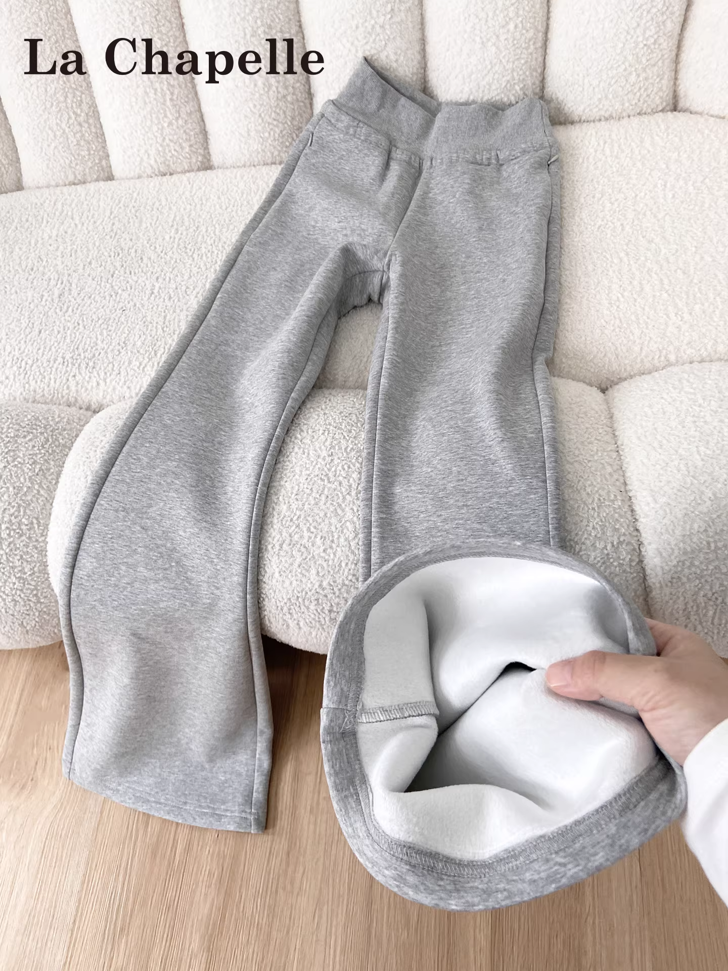 Quần âu nữ La Chapelle màu xám, lót lông cừu dày, dáng loe, kiểu dáng xu hướng thu đông 2025, cạp cao, ôm dáng, ống chuông