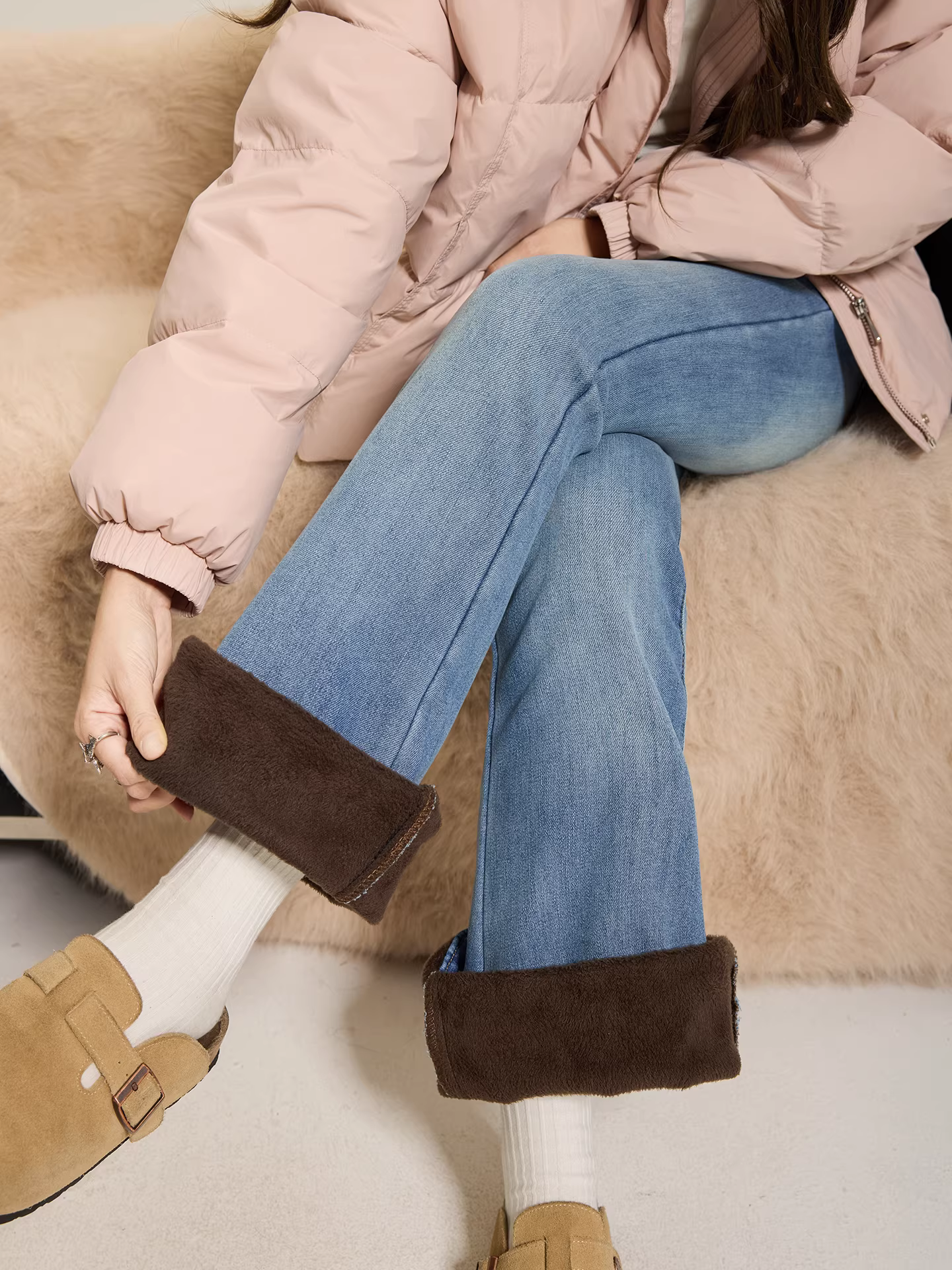 Quần jean nữ La Chapelle kiểu dáng retro, lót lông dày, ống loe, mùa thu đông 2025, cạp cao, tôn dáng, kiểu chuông