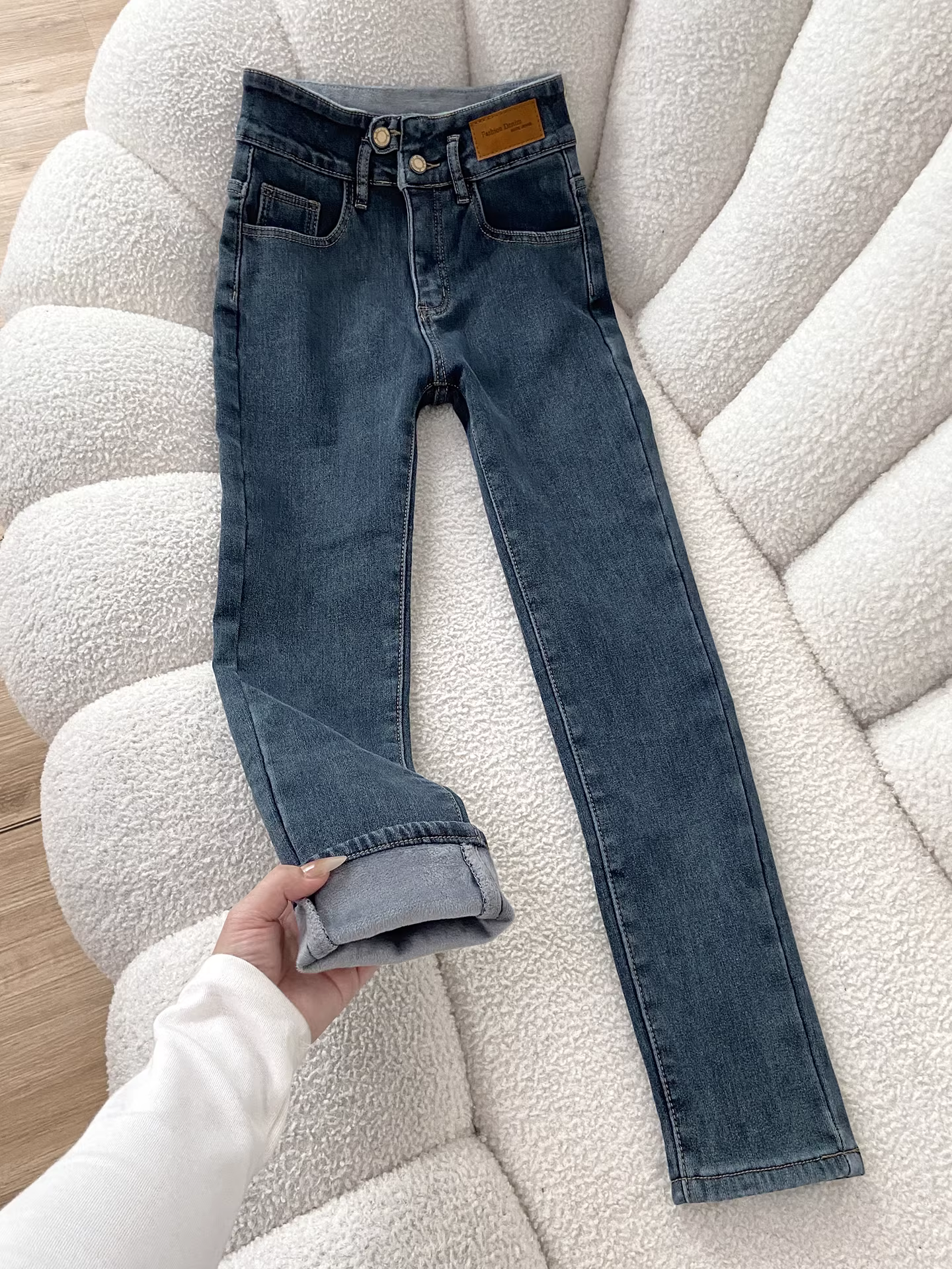 Quần jean nữ La Chapelle kiểu dáng ôm sát, lót lông dày, chất liệu retro, mùa thu đông 2025, size nhỏ nhắn.