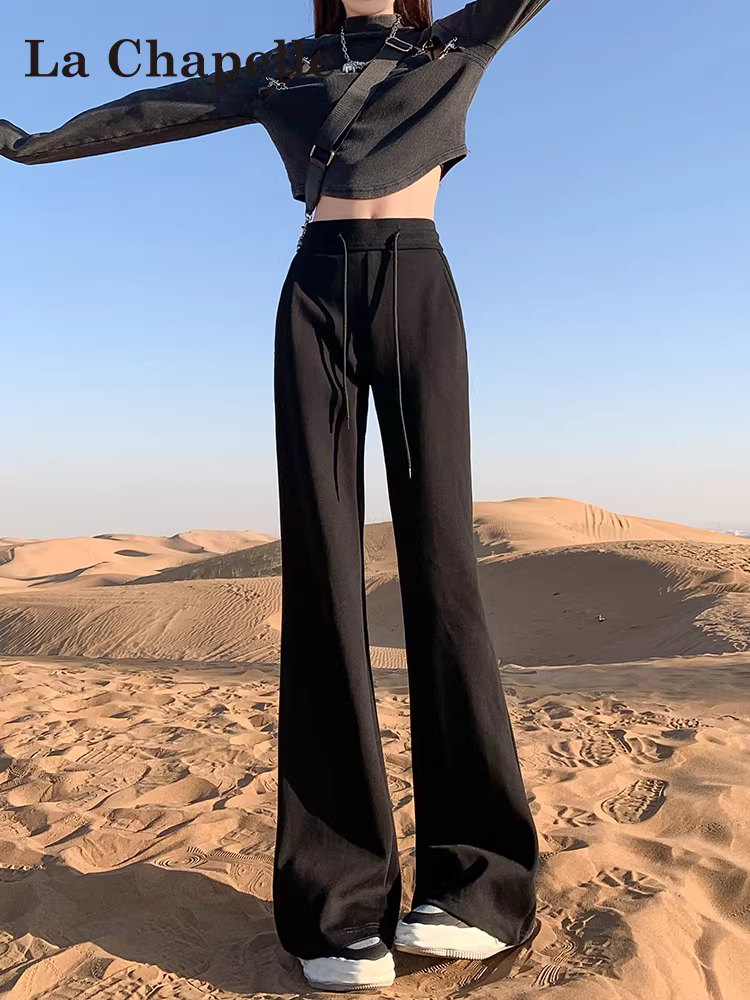 Quần thể thao ống loe lót lông cừu đen La Chapelle dành cho nữ, quần ống chuông ôm dáng cao cấp mới mùa thu đông 2025.