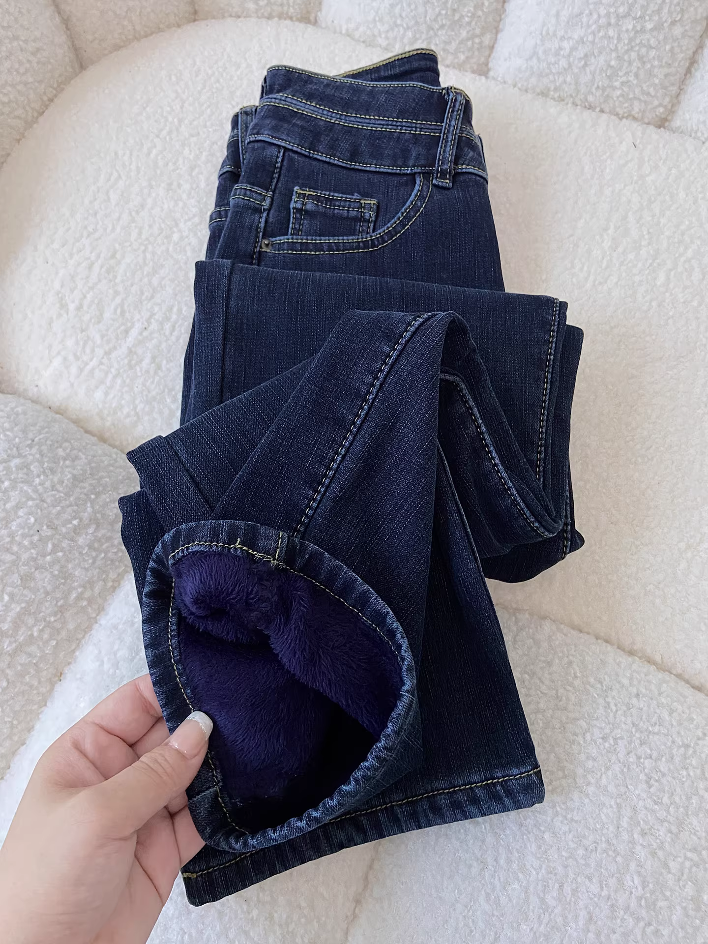 Quần jeans đen La Chapelle dáng thẳng, cạp cao, lót lông giữ ấm, kiểu dáng ôm dáng, dành cho nữ, mẫu mới thu đông 2025