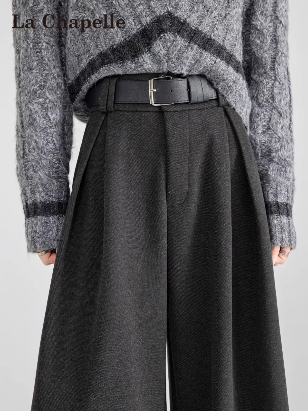 Quần âu nữ La Chapelle màu xám đậm, chất liệu len lót lông cừu, dáng rộng, kiểu mới thu đông 2025, cạp cao, ống thẳng, rộng rãi