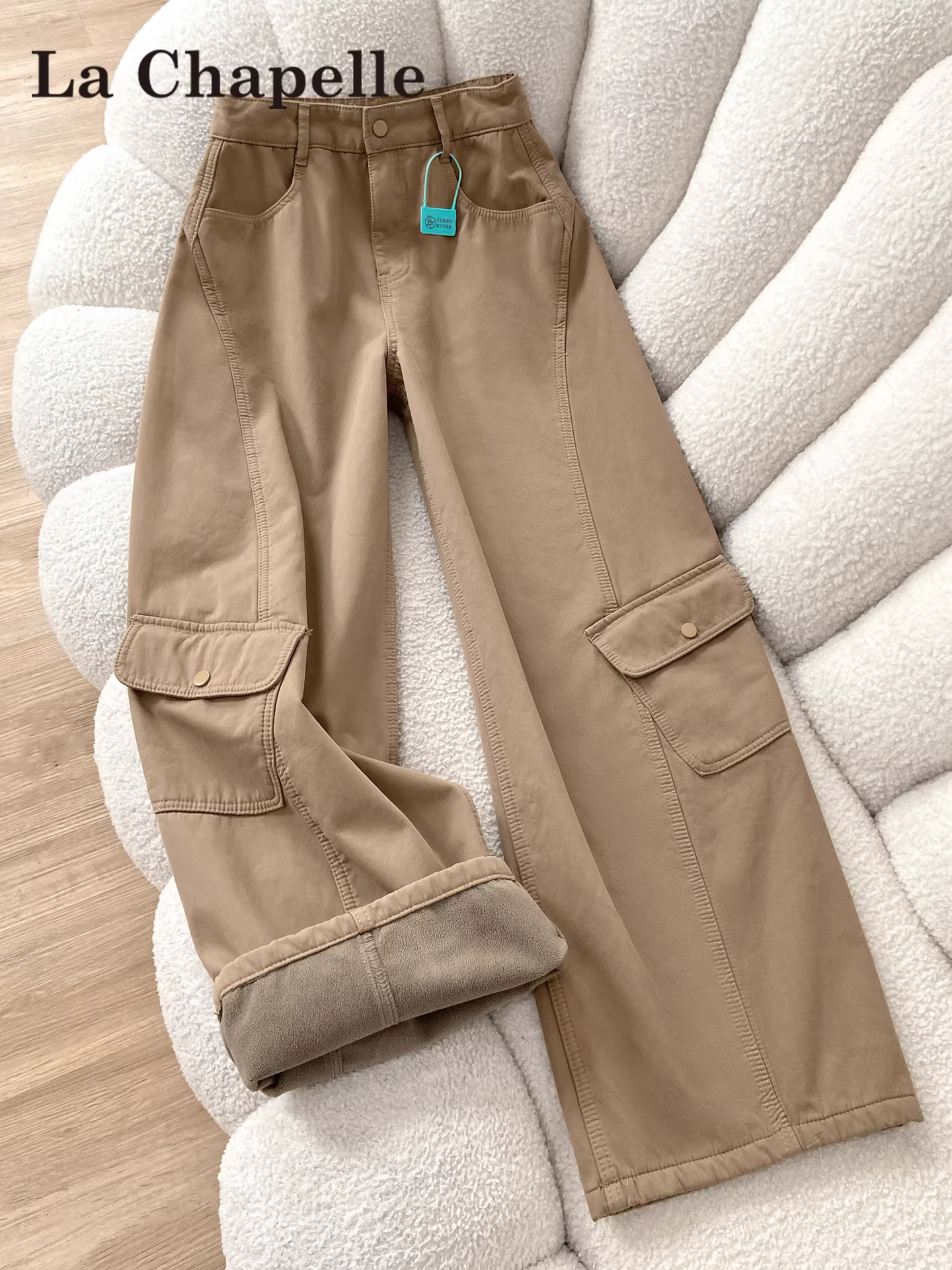 Quần cargo ống rộng dày dặn lót lông màu cà phê La Chapelle dành cho nữ, mẫu mới thu đông 2025, phong cách Mỹ, kiểu dáng thoải mái.