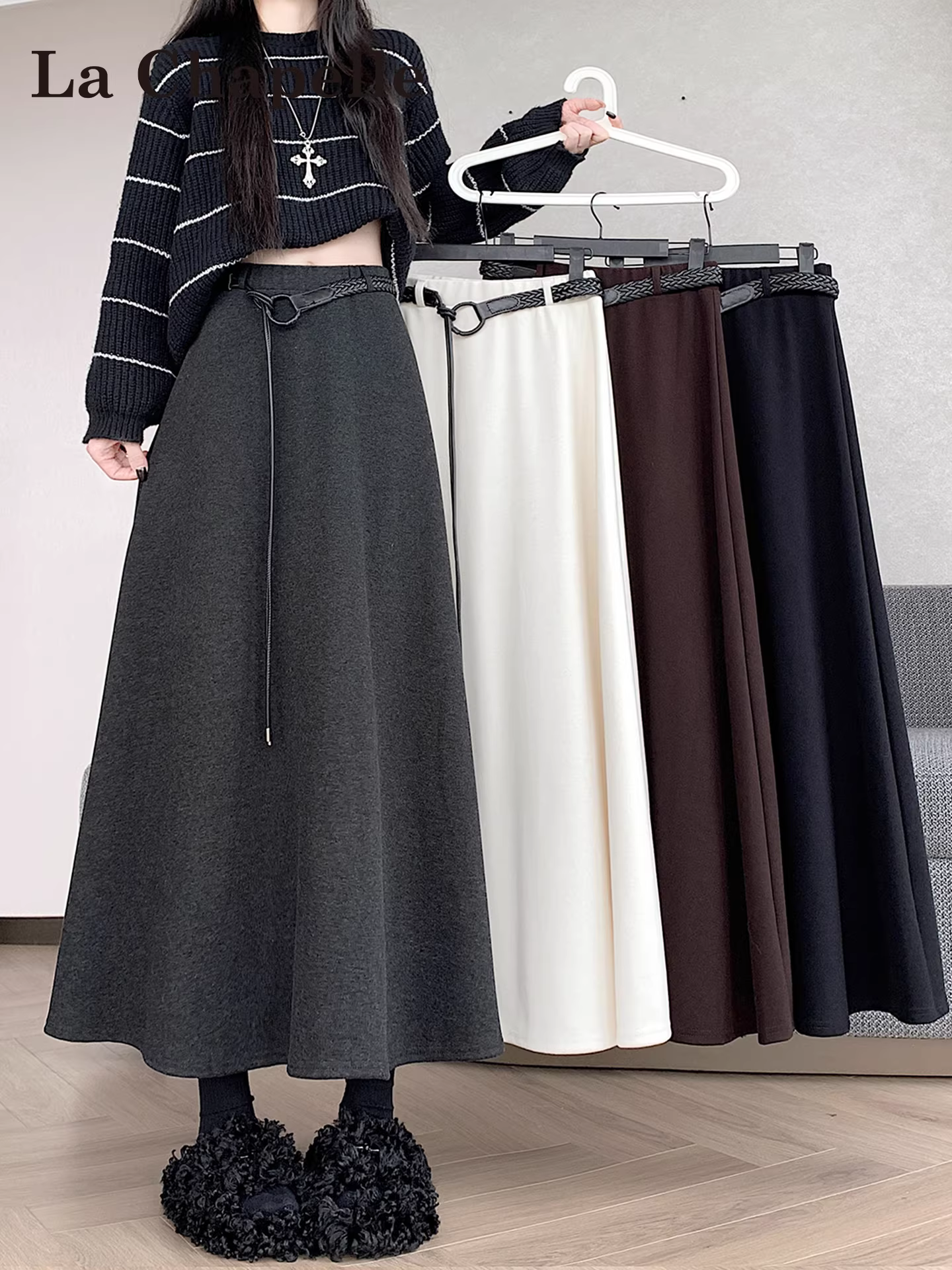 Váy len màu xám La Chapelle dành cho nữ 2025, kiểu dáng mới thu đông, cạp cao, dáng chữ A, dài ngang đùi, kiểu dáng ôm dáng.