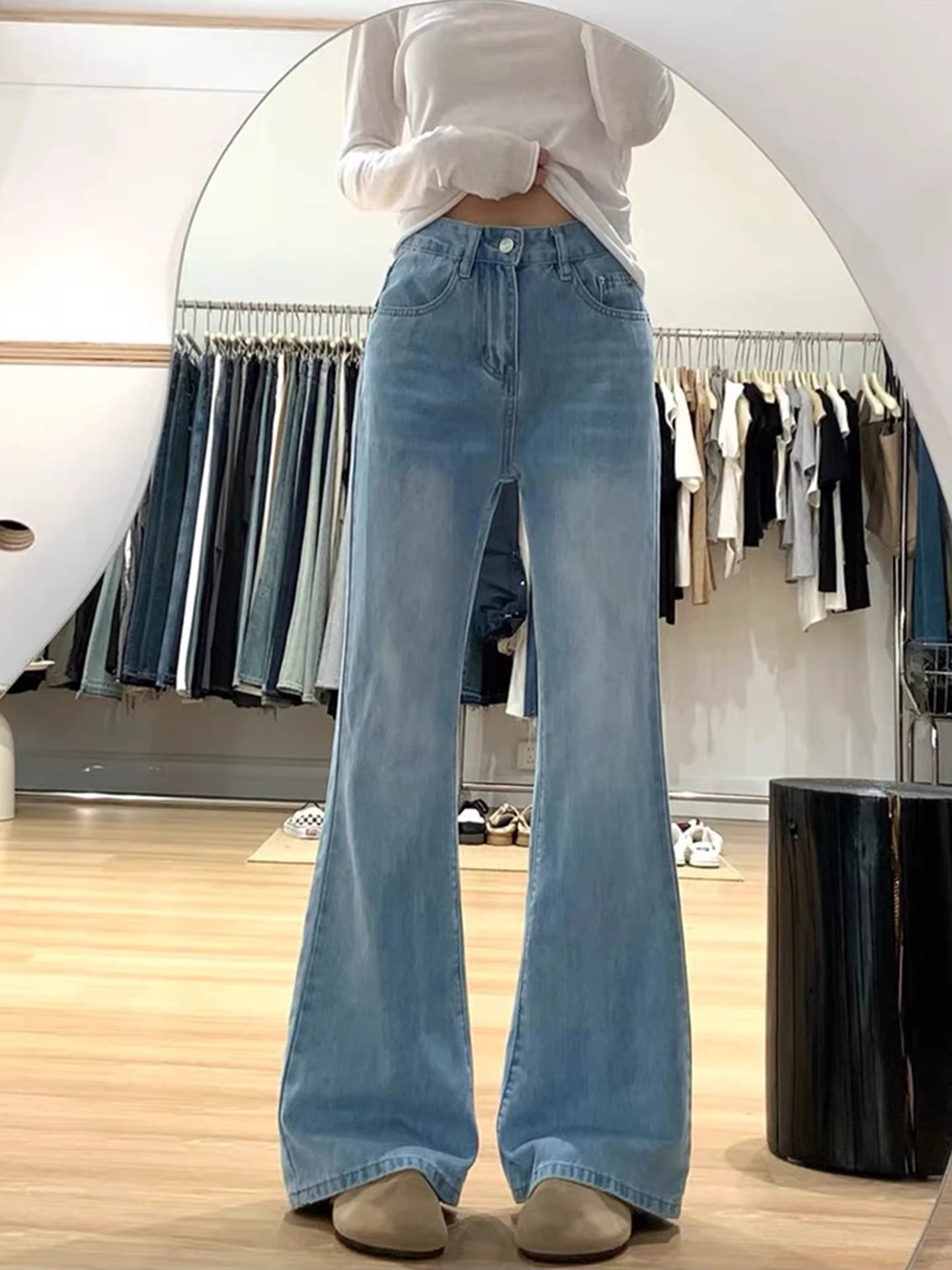 Quần jean ống loe dày dặn lót lông màu sáng La Chapelle dành cho nữ 2025 mới thu đông, cạp cao, tôn dáng