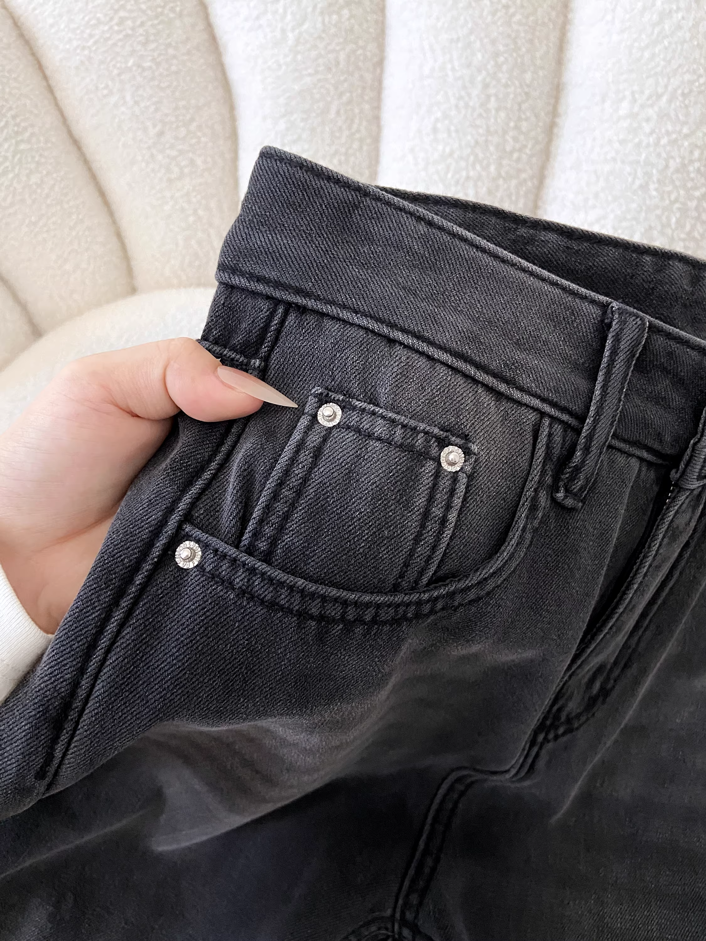 Quần jeans ống rộng dày dặn lót lông cừu đen La Chapelle dành cho nữ, kiểu dáng ôm sát, thẳng, mới thu đông 2025
