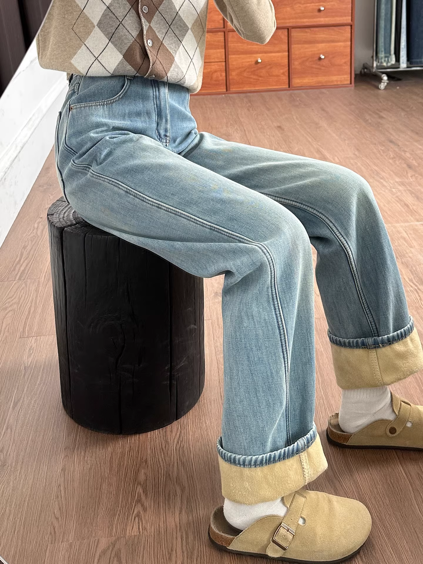 Quần jeans ống rộng dày dặn lót lông màu sáng La Chapelle dành cho nữ, kiểu dáng ôm dáng, phong cách Mỹ, mùa thu đông 2025 mới