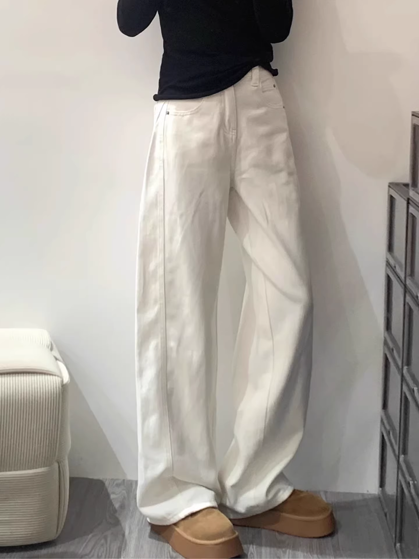 Quần jean ống rộng lót lông trắng La Chapelle dành cho nữ, mùa thu đông 2025, kiểu dáng ôm sát, cạp cao, tôn dáng.