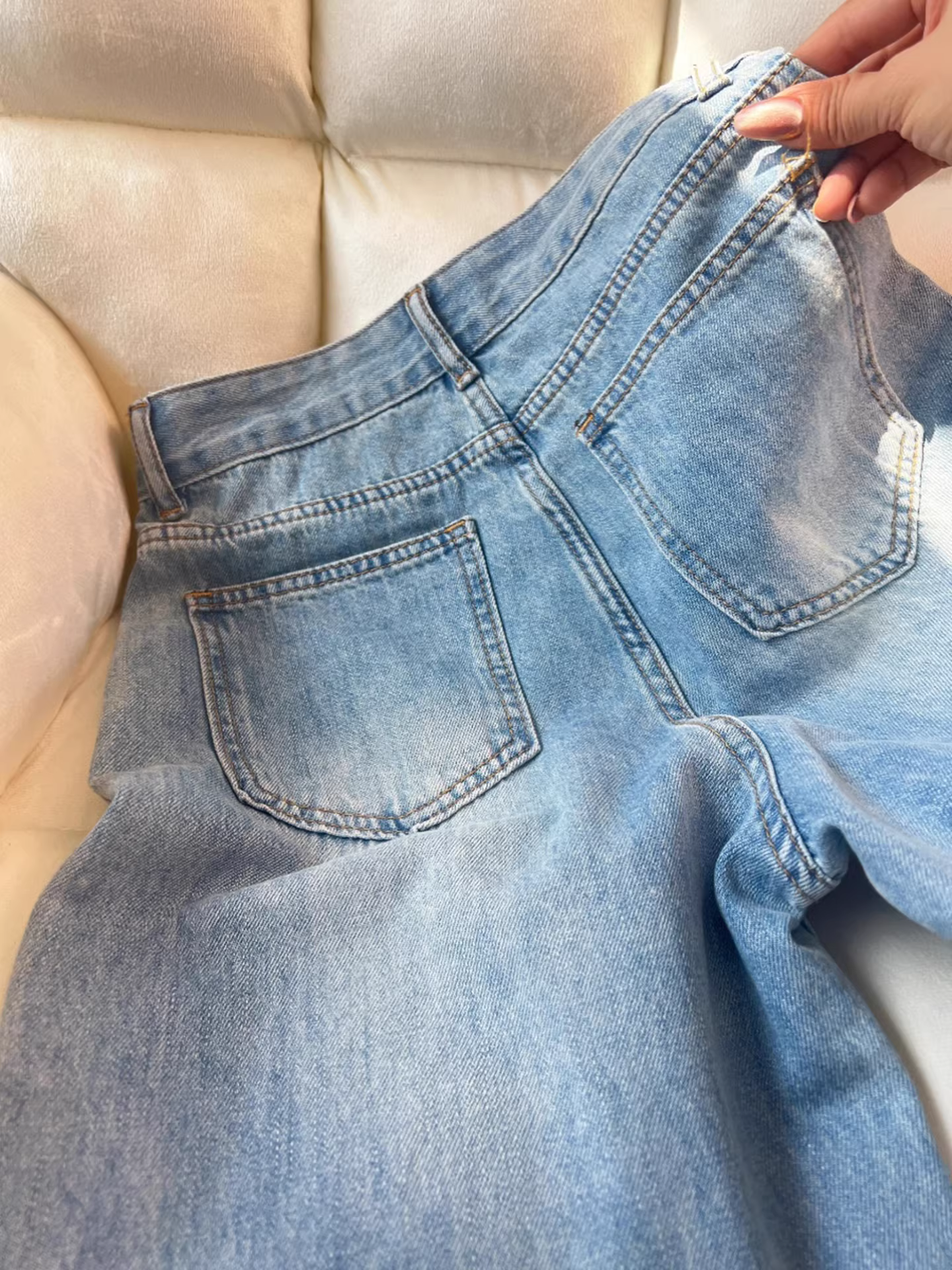 Quần jeans ống rộng dáng suông chất liệu lông cừu dày dặn màu sáng La Chapelle dành cho nữ, mẫu mới thu đông 2025, size nhỏ