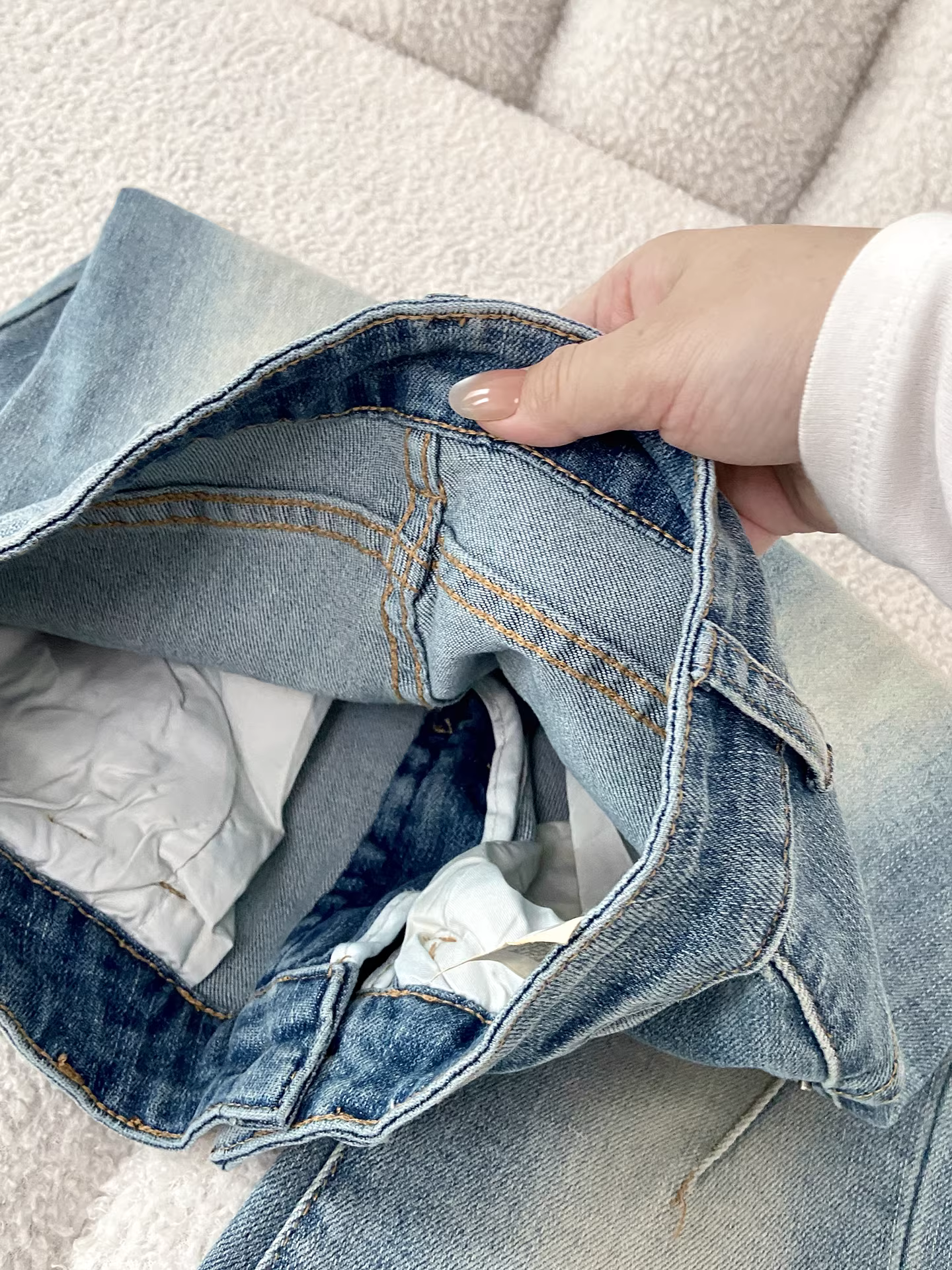 Quần jeans xếp ly màu sáng La Chapelle dành cho nữ, kiểu dáng mới thu đông 2025, tôn dáng, cạp cao, ôm sát, ống chuông