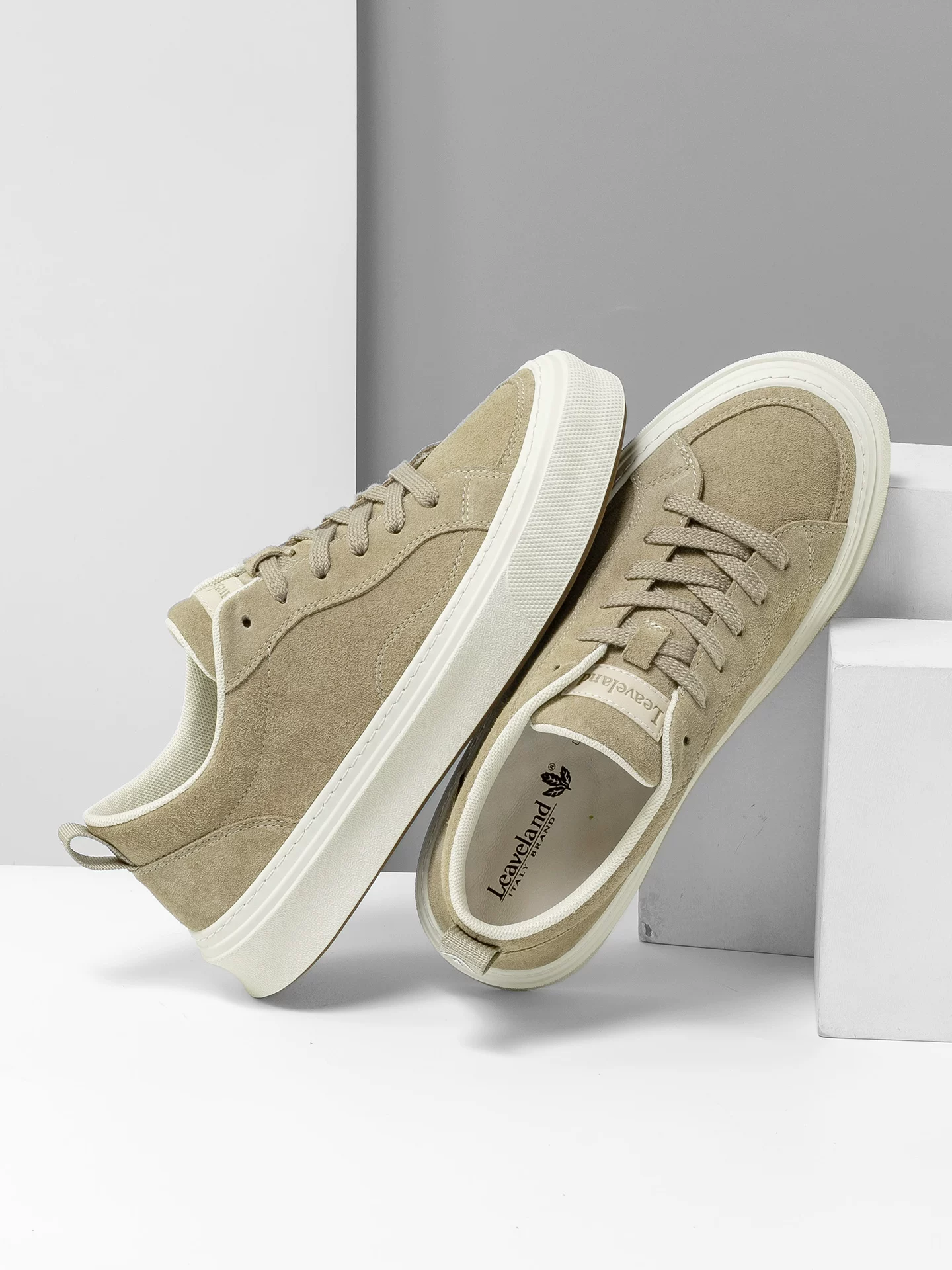 Giày nam Maple Leaf Giày thể thao mùa đông Giày nam 2025 Giày da thường mới Giày nam phong cách cổ điển Giày thời thượng đa năng Cảm giác cao cấp