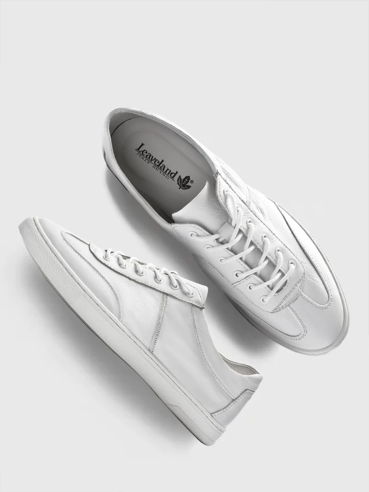 Giày nam Maple Leaf Giày thể thao màu trắng Giày nam đơn giản mới hợp thời trang Giày nam thông thường Giày trắng Giày thể thao Giày đế mềm Phong cách Hàn Quốc hợp thời trang