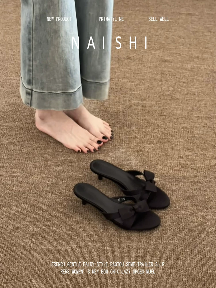 Phiên bản da cừu! Dép sandal kiểu Pháp dành cho nữ, gót nhọn màu đen, sandal hở mũi có nơ, mũi tròn, giày cao gót thanh lịch.