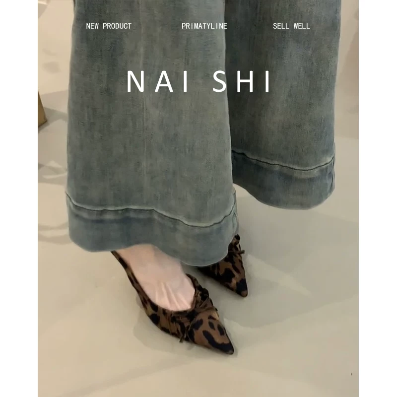 Phiên bản da cừu! Dép sandal nữ kiểu Âu Mỹ họa tiết da báo, mũi kín, có nơ, khoét bên, gót cao, giày mũi nhọn gợi cảm.