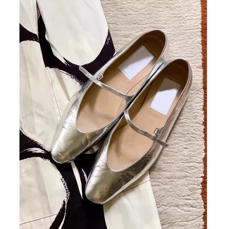 Phiên bản da cừu! Giày Mary Jane màu bạc phong cách Pháp dành cho nữ, giày đế bằng quai đơn kiểu tiên nữ Hàn Quốc.