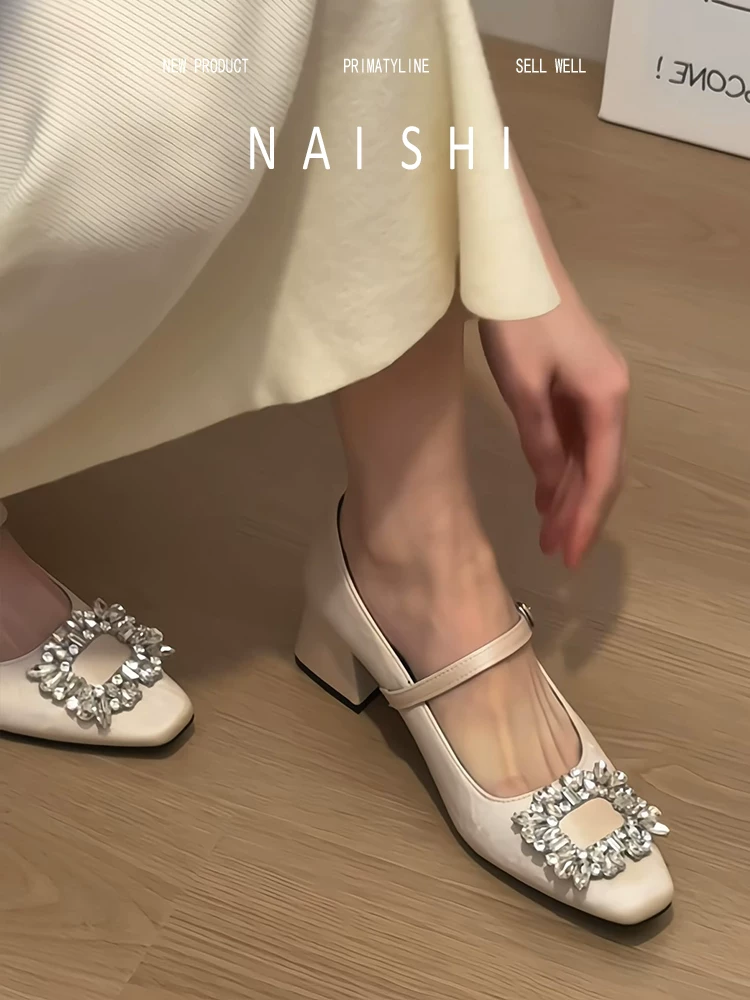 Phiên bản da cừu! Giày Mary Jane mũi vuông dành cho nữ với một khóa đơn, chất liệu satin Pháp, khóa vuông đính đá, miệng giày nông, giày đế thô.