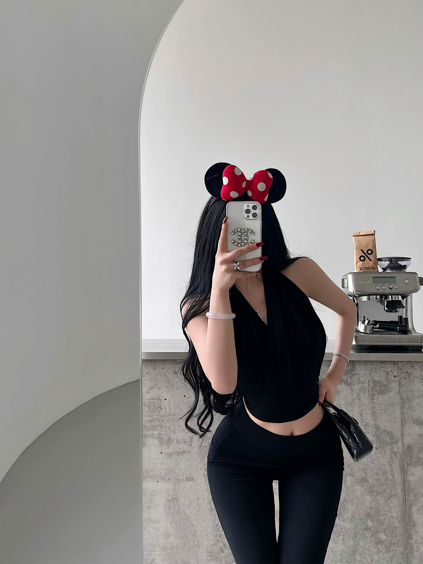 YoungGirlDay Áo crop top cổ chữ V hở lưng gợi cảm và quyến rũ