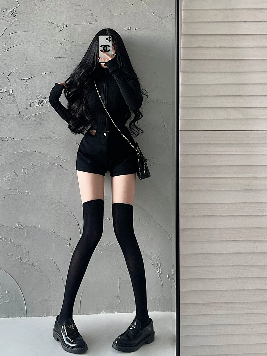 Quần short denim ống loe dày dặn lót lông cừu, cạp cao, tôn dáng, gợi cảm, phong cách YoungGirlDay, quyến rũ, nóng bỏng.