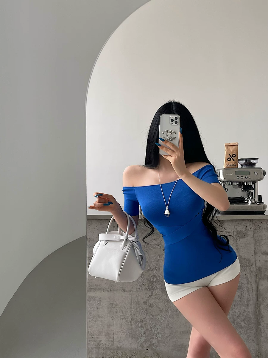 YoungGirlDay Pure Desire Style Áo thun dệt kim tay ngắn lệch vai gợi cảm, thắt eo, giảm béo eo.