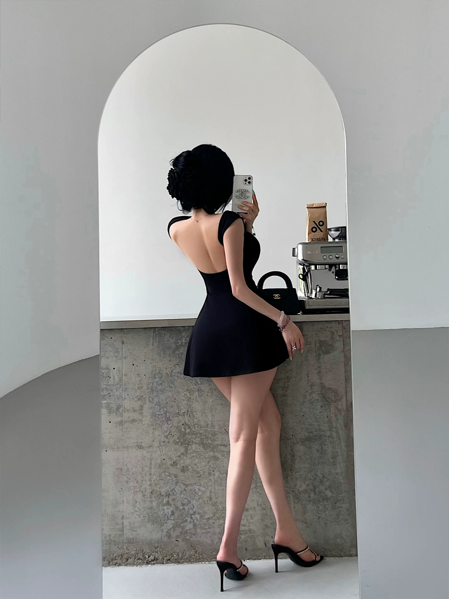 YoungGirlDay Pure Desire Ballet Style Phong cách gợi cảm hở lưng eo thon chữ A xếp ly viền váy ngắn