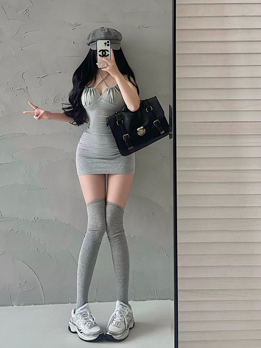 YoungGirlDay phong cách thuần khiết gợi cảm, ôm sát, có dây rút, xếp ly, váy ngắn có dây đeo spaghetti