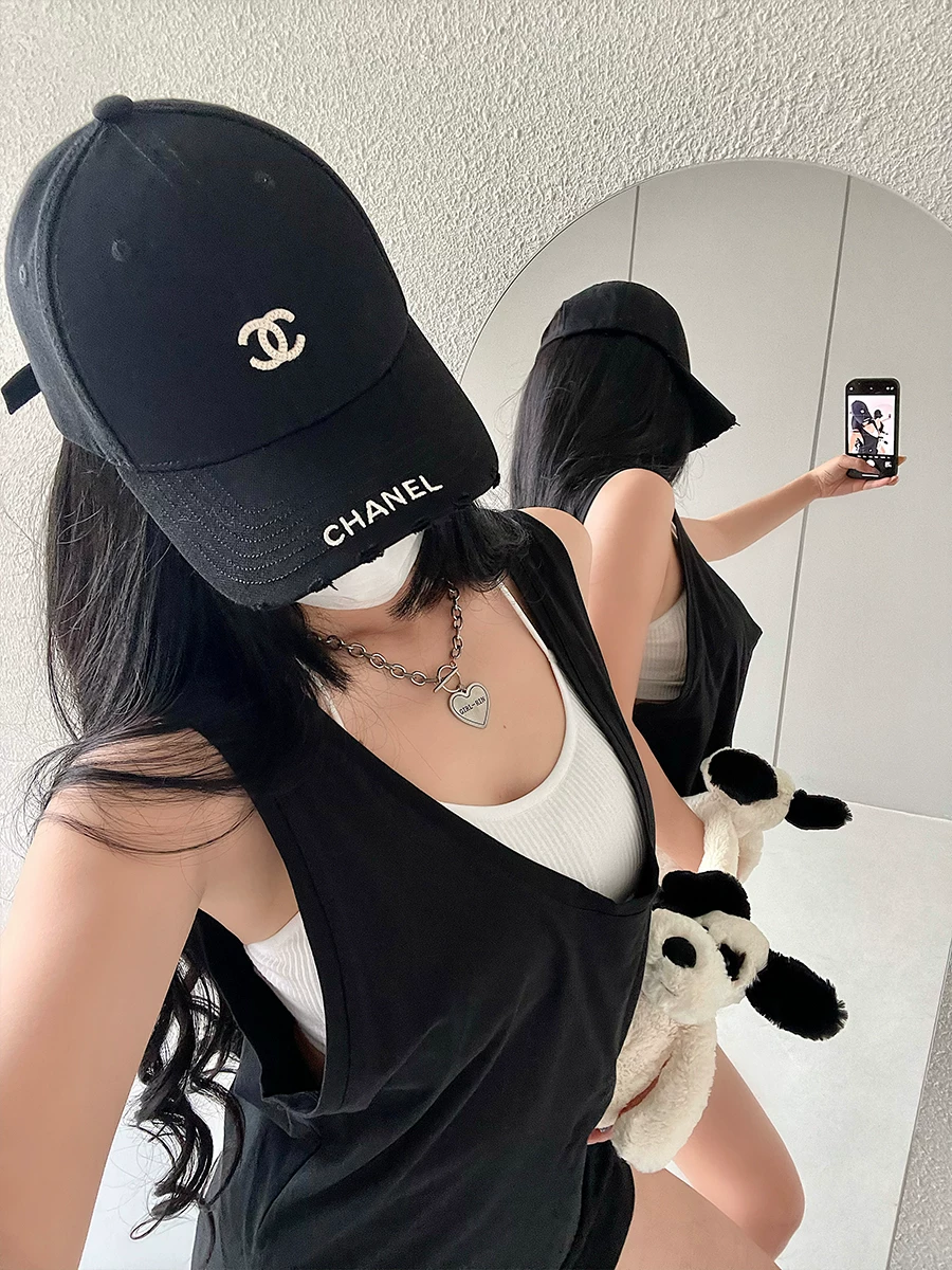 Áo crop top ngắn kiểu hot girl YoungGirlDay, ôm sát, gợi cảm, hở lưng, dây chéo, có mút ngực.