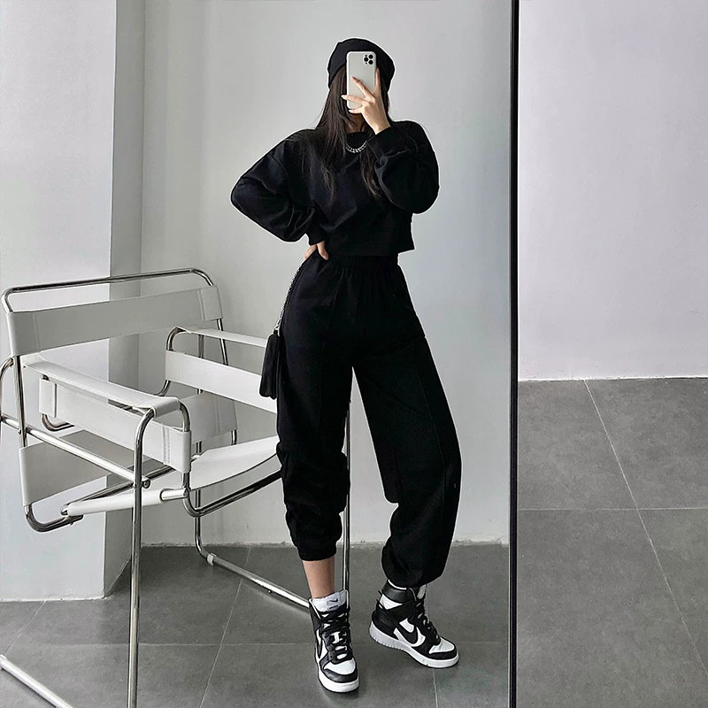 YoungGirlDay Áo thun cổ tròn phong cách châu Âu và Mỹ hot girl, áo nỉ ngắn dáng rộng, bộ quần thể thao thường ngày