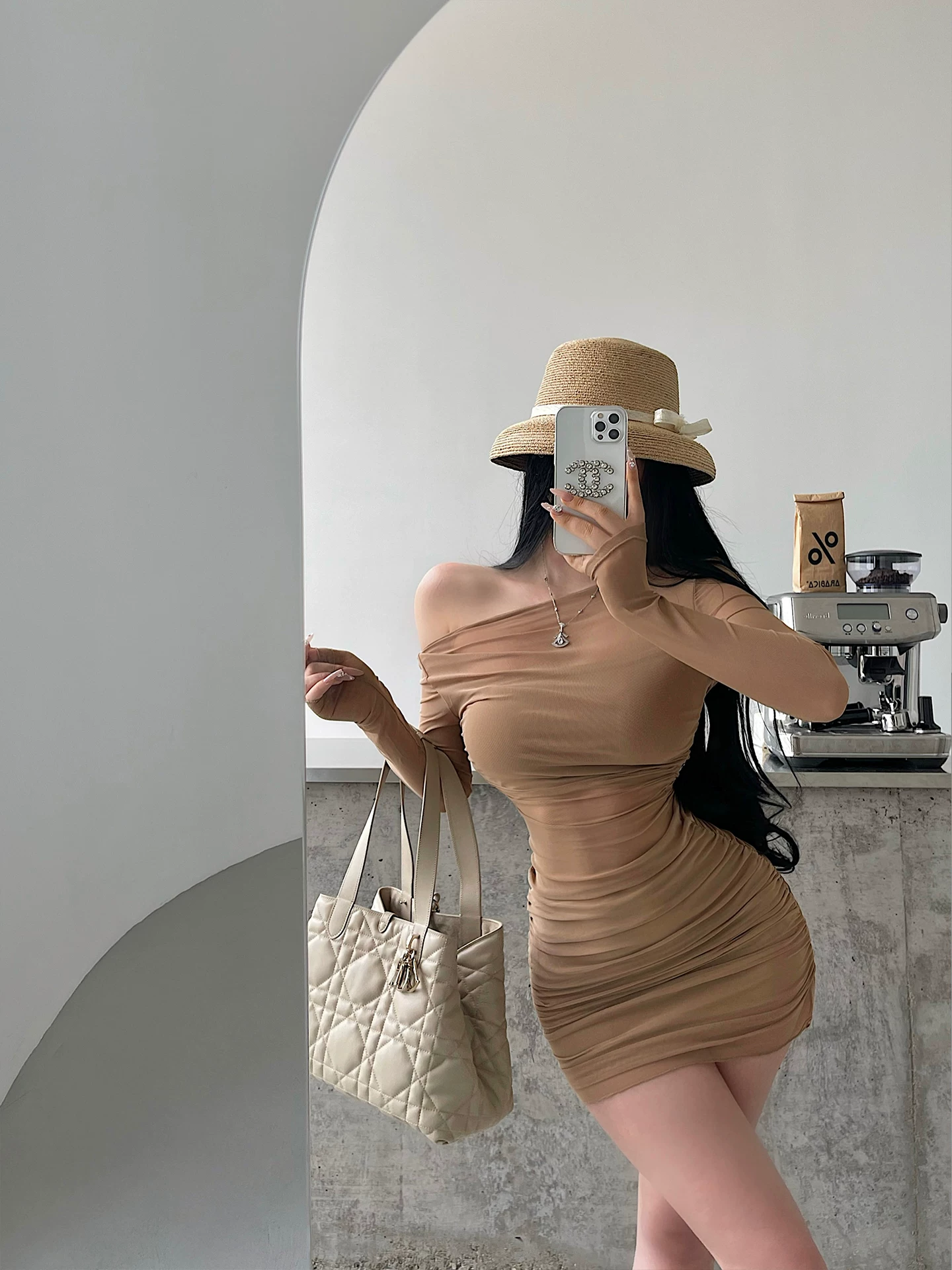 YoungGirlDay pure Desire sexy váy ngắn ôm sát vai một bên vai bằng vải lưới xếp nếp gợi cảm
