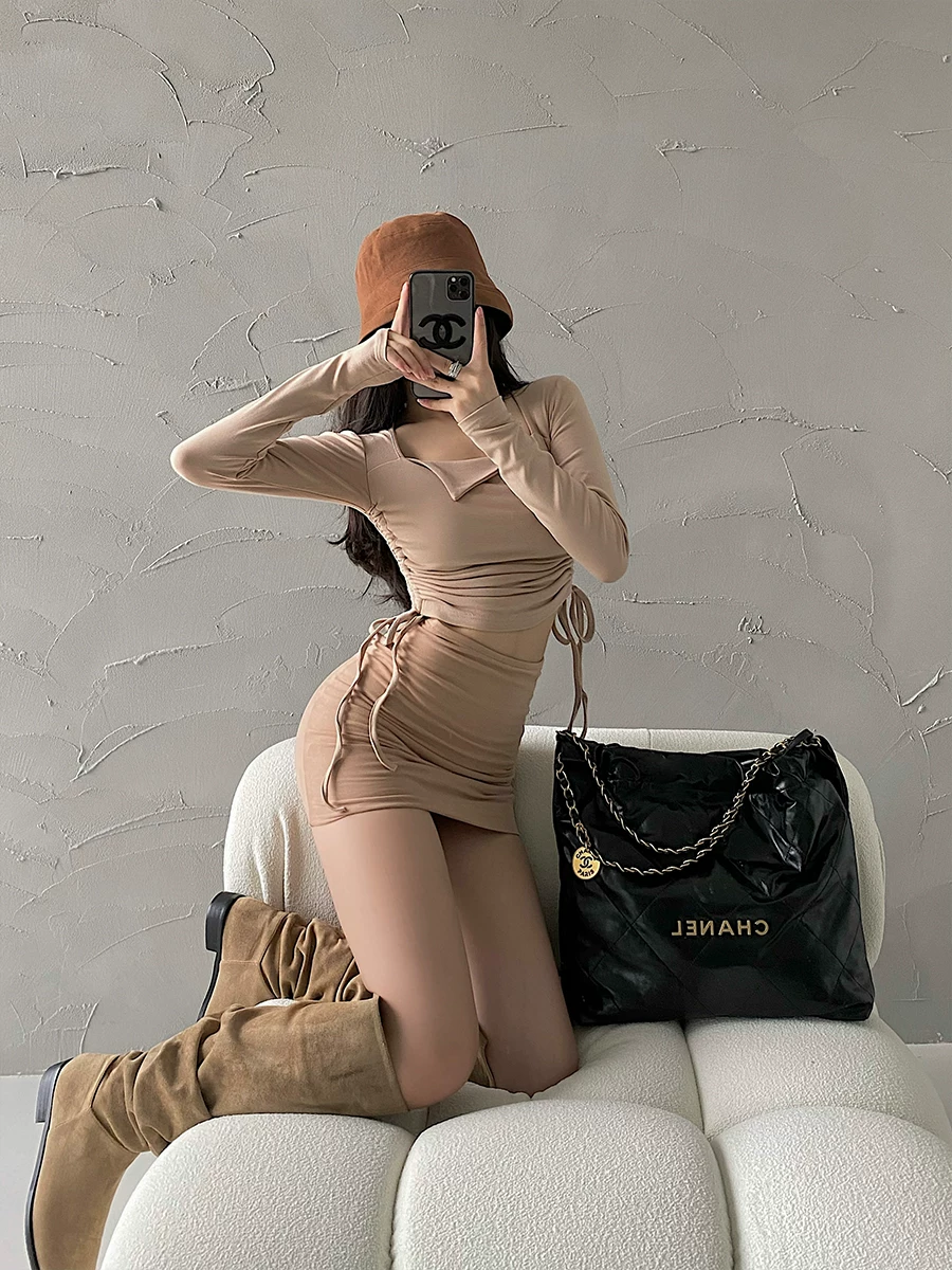YoungGirlDay khao khát thuần khiết gợi cảm cổ vuông ôm vừa vặn dây rút xếp nếp ngắn crop top áo thun dài tay