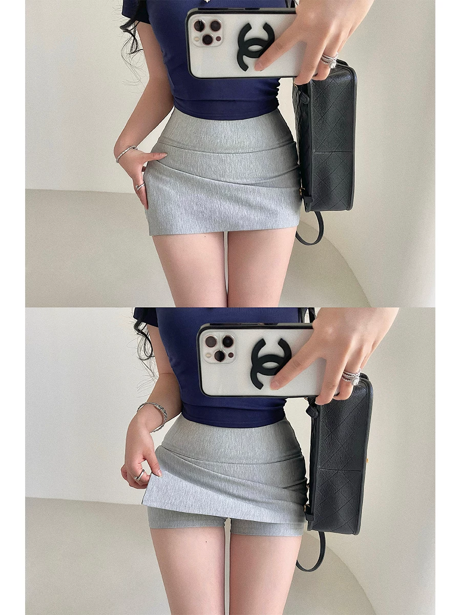 YoungGirlDay phong cách hot girl gợi cảm quần short cạp cao chống lộ hàng, váy ngắn ôm sát xẻ tà bên hông.