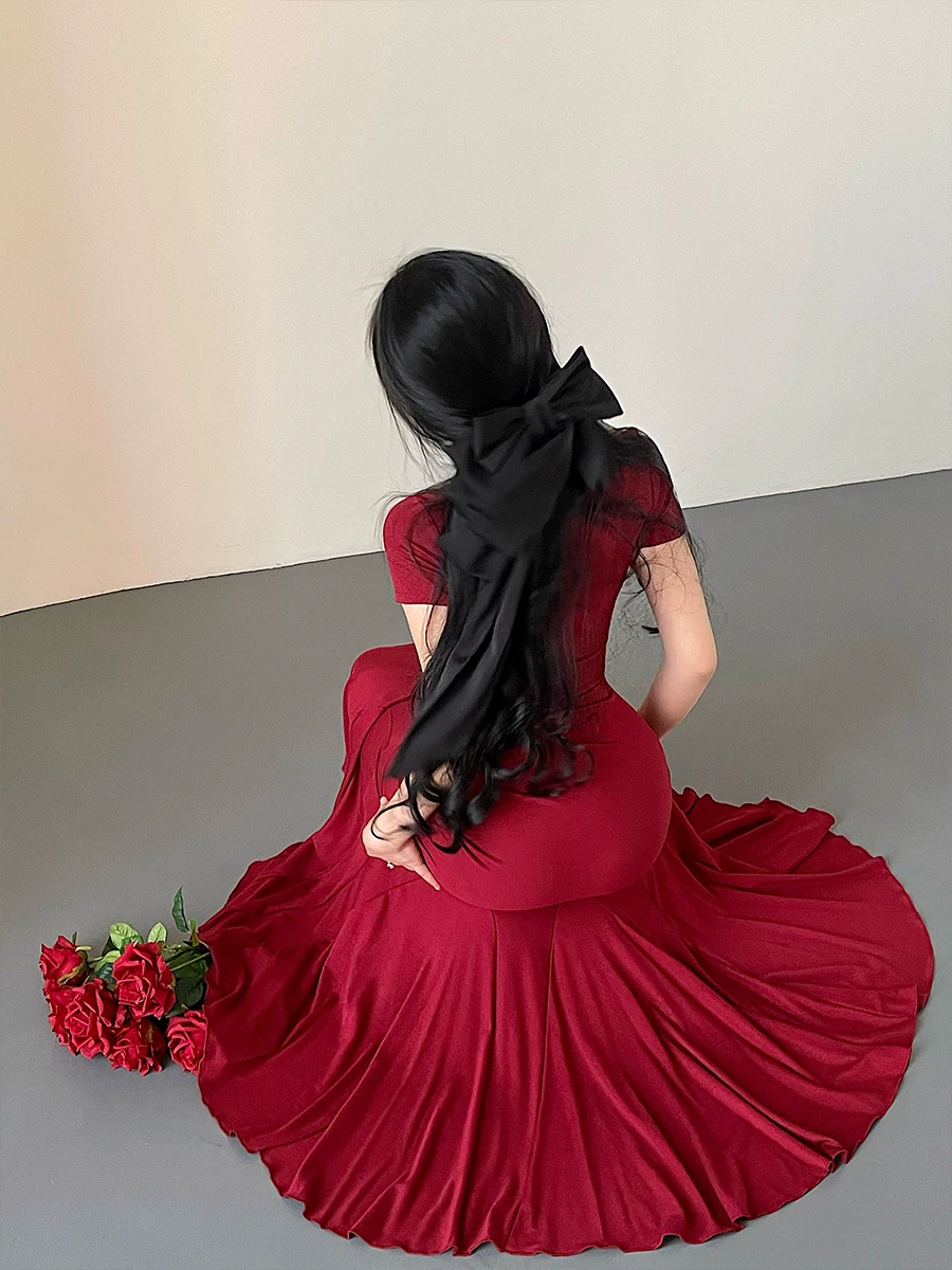 YoungGirlDay Pure Desire Atmosphere Váy ngắn tay xếp ly ôm sát eo Váy dài kiểu nàng tiên cá