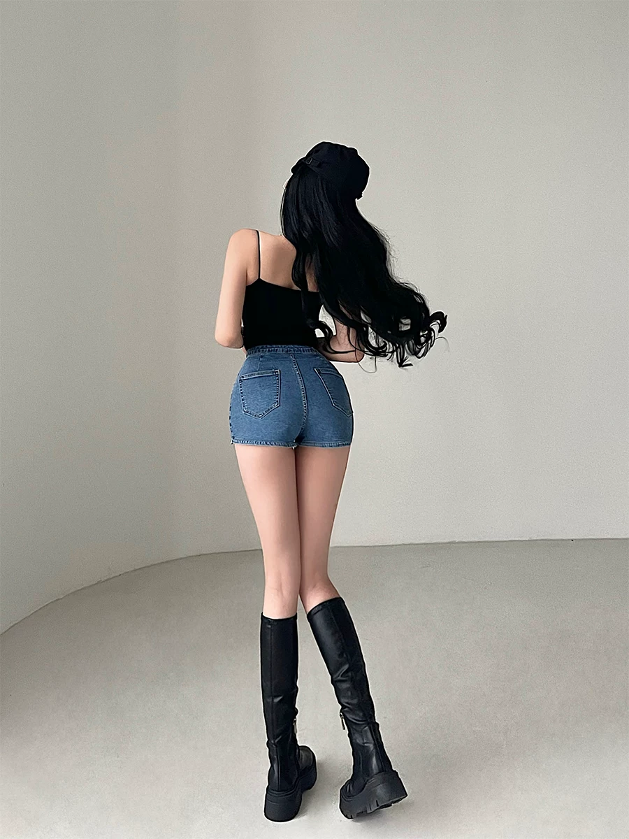 YoungGirlDay quần short denim ôm sát hông, cạp cao, gợi cảm, không đều, hình vòng cung, tôn dáng, quần short denim ôm sát hông