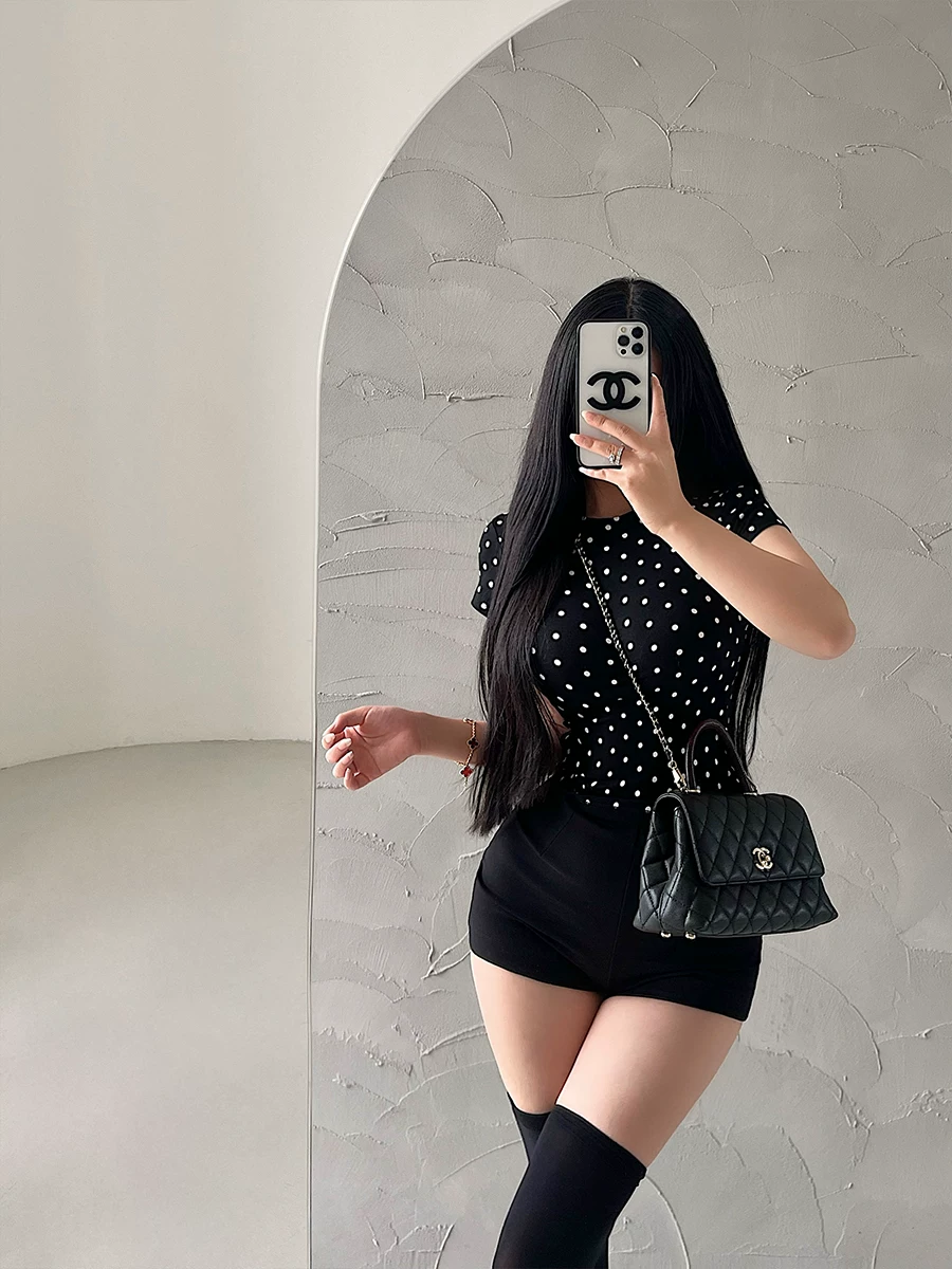 YoungGirlDay Pure Desire Sweet Girl Cổ Tròn Slim Fit Thiết Kế Vai Thông Thường Co Giãn Tay Ngắn Áo Phông Chấm Bi Hàng Đầu