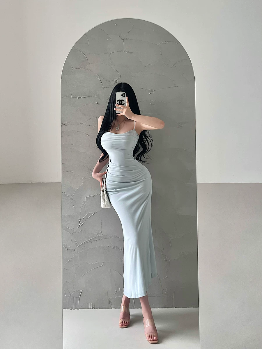 YoungGirlDay Kardashian váy dài dây đeo đuôi cá ôm sát eo gợi cảm, hở lưng gợi cảm